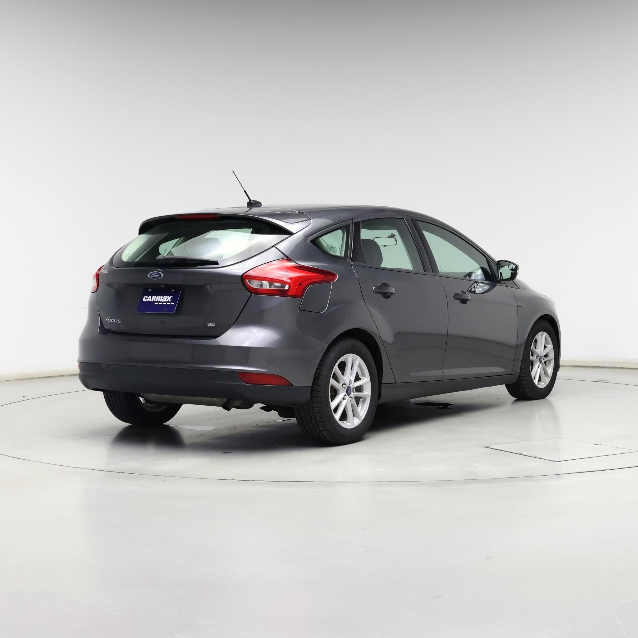Thumbnail: 2017 Ford Focus - 8