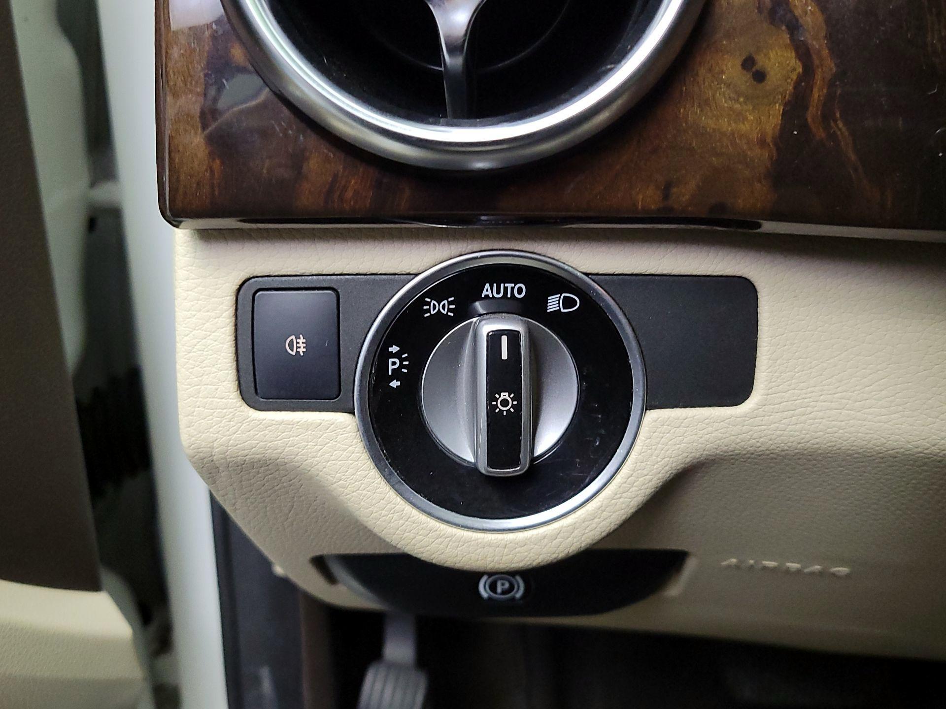 Thumbnail: 2015 Mercedes-Benz GLK - 13