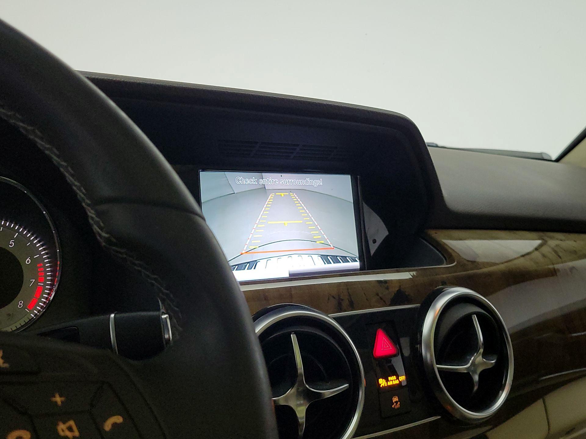 Thumbnail: 2015 Mercedes-Benz GLK - 15