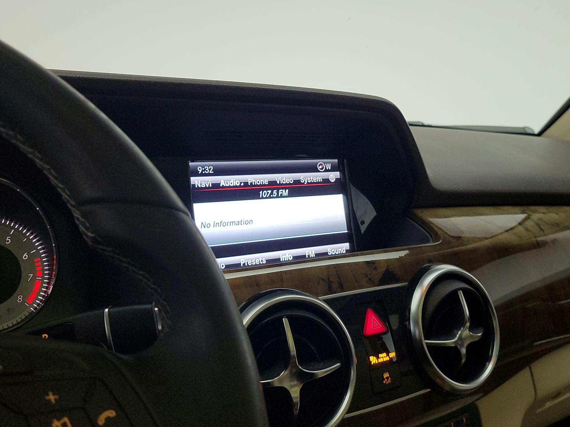 Thumbnail: 2015 Mercedes-Benz GLK - 16