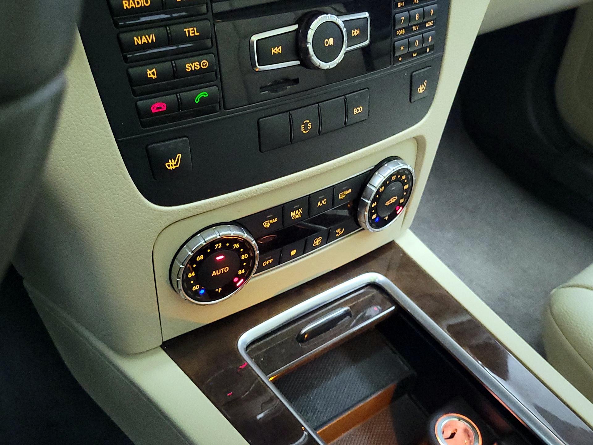 Thumbnail: 2015 Mercedes-Benz GLK - 17