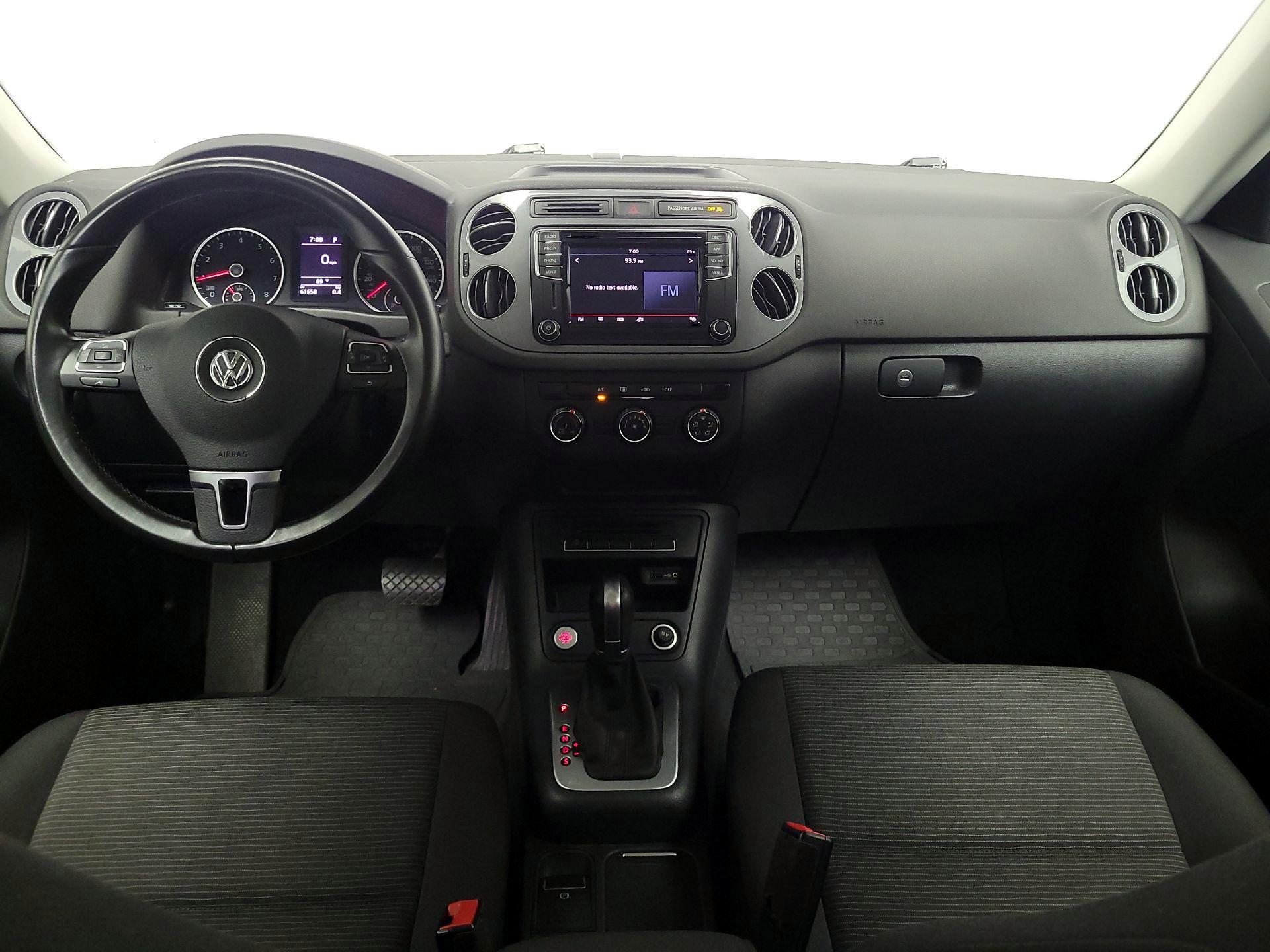 Thumbnail: 2017 Volkswagen Tiguan - 9