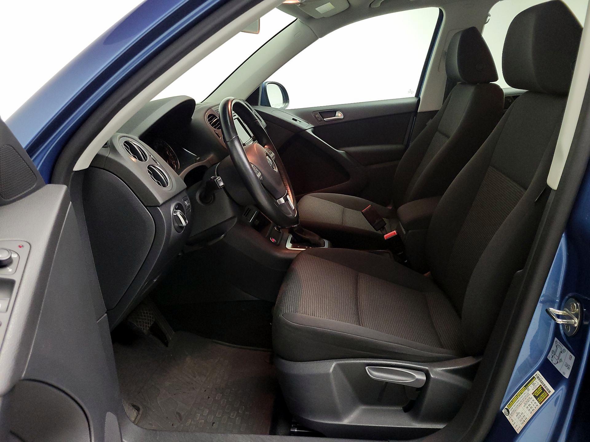 Thumbnail: 2017 Volkswagen Tiguan - 11