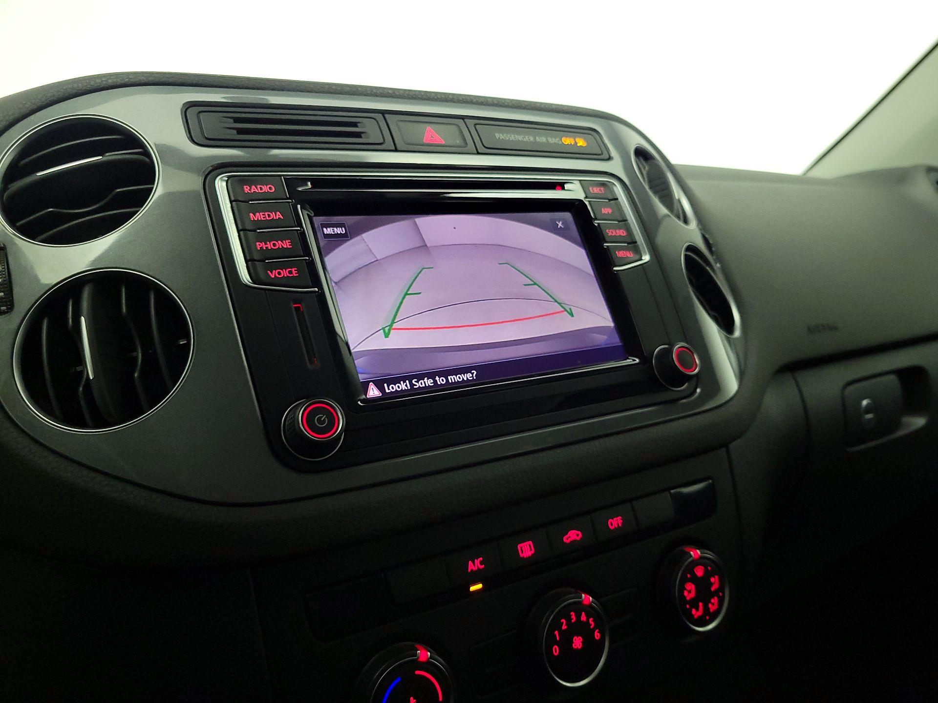 Thumbnail: 2017 Volkswagen Tiguan - 14