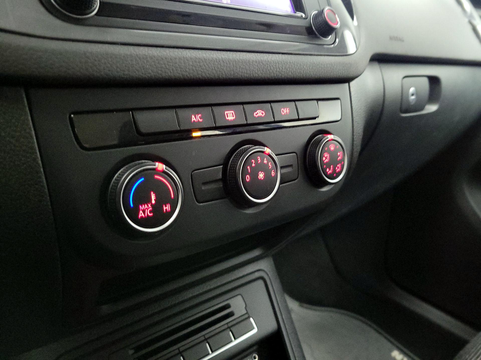 Thumbnail: 2017 Volkswagen Tiguan - 16