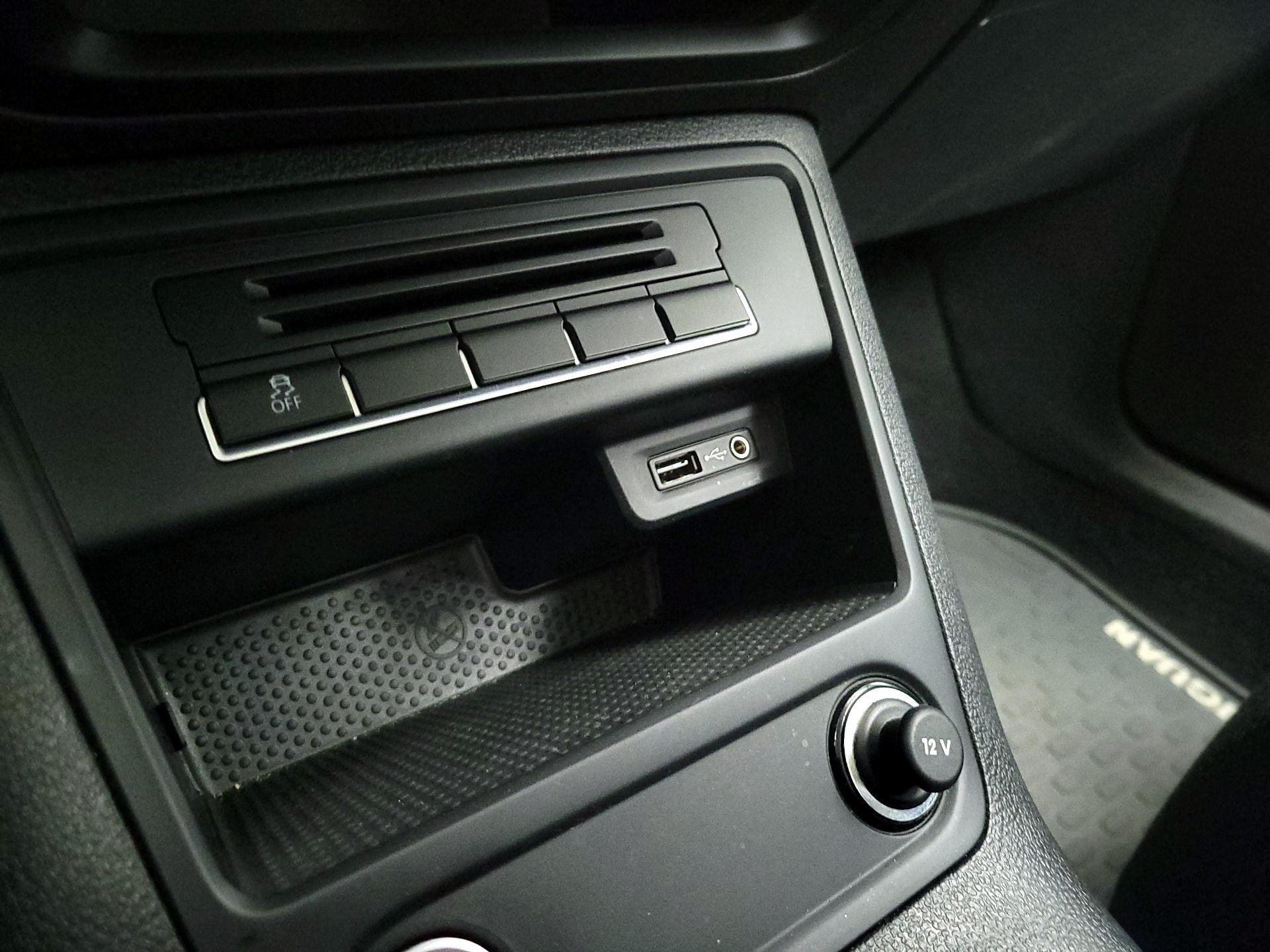 Thumbnail: 2017 Volkswagen Tiguan - 18