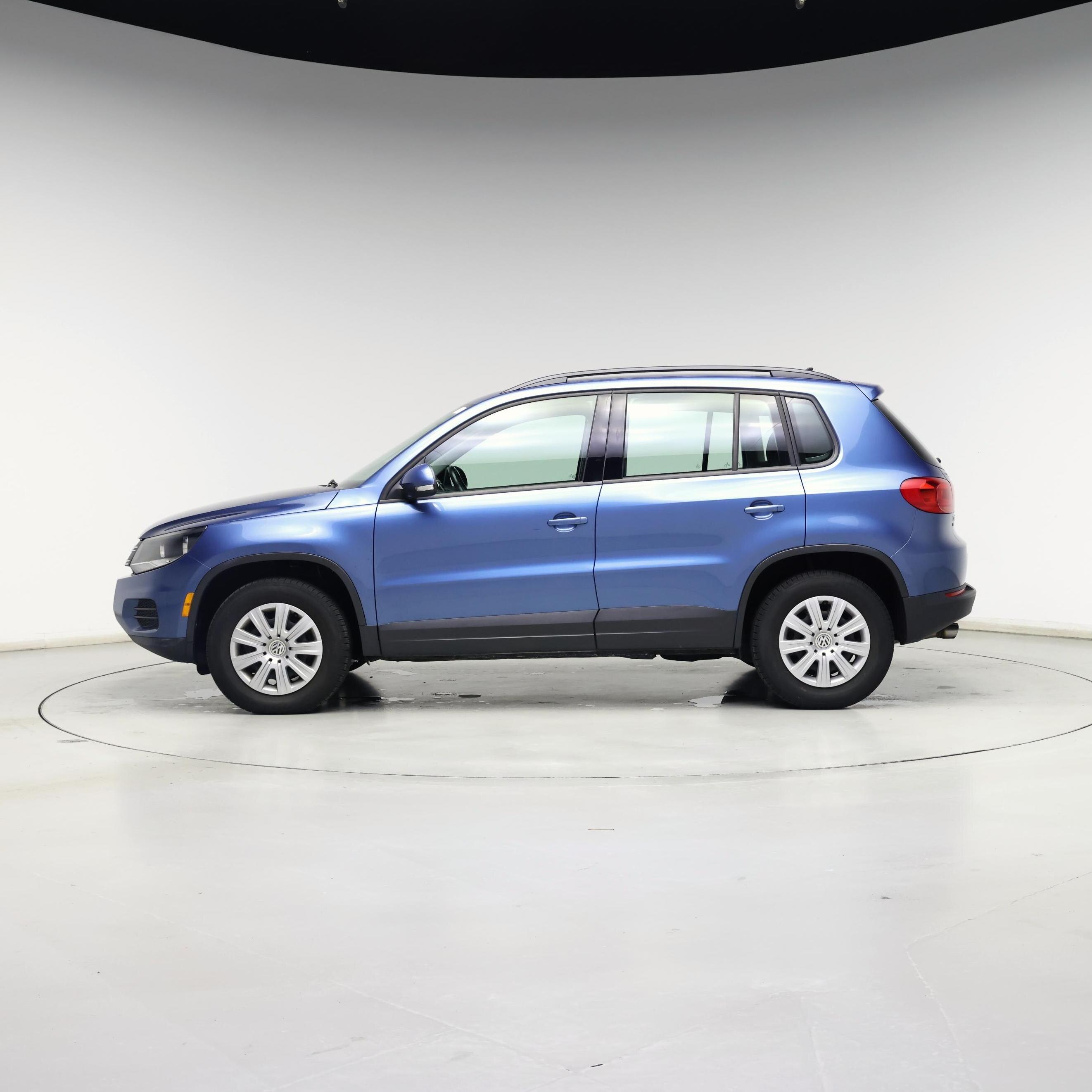 Thumbnail: 2017 Volkswagen Tiguan - 3