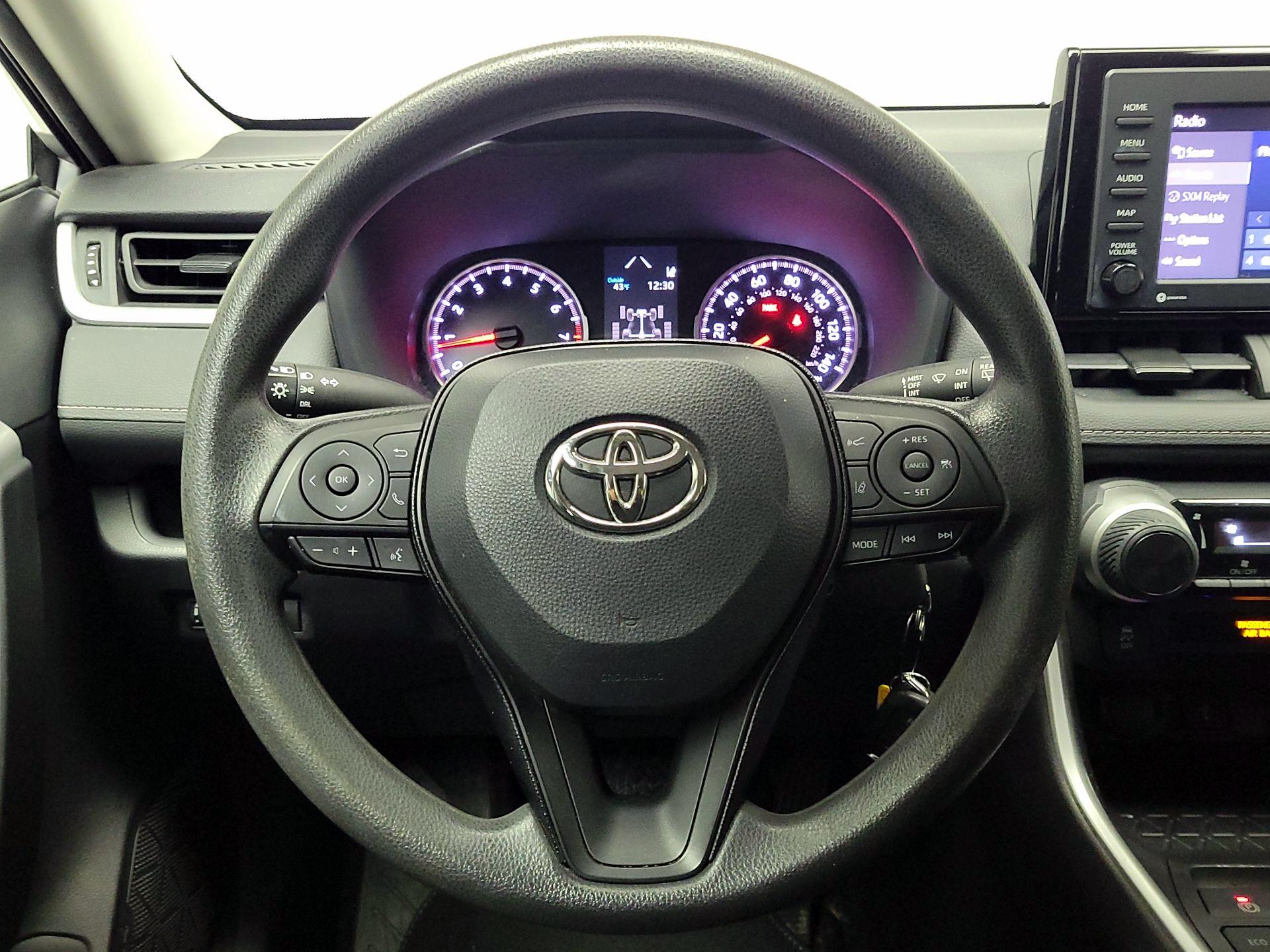 Thumbnail: 2021 Toyota RAV4 - 10