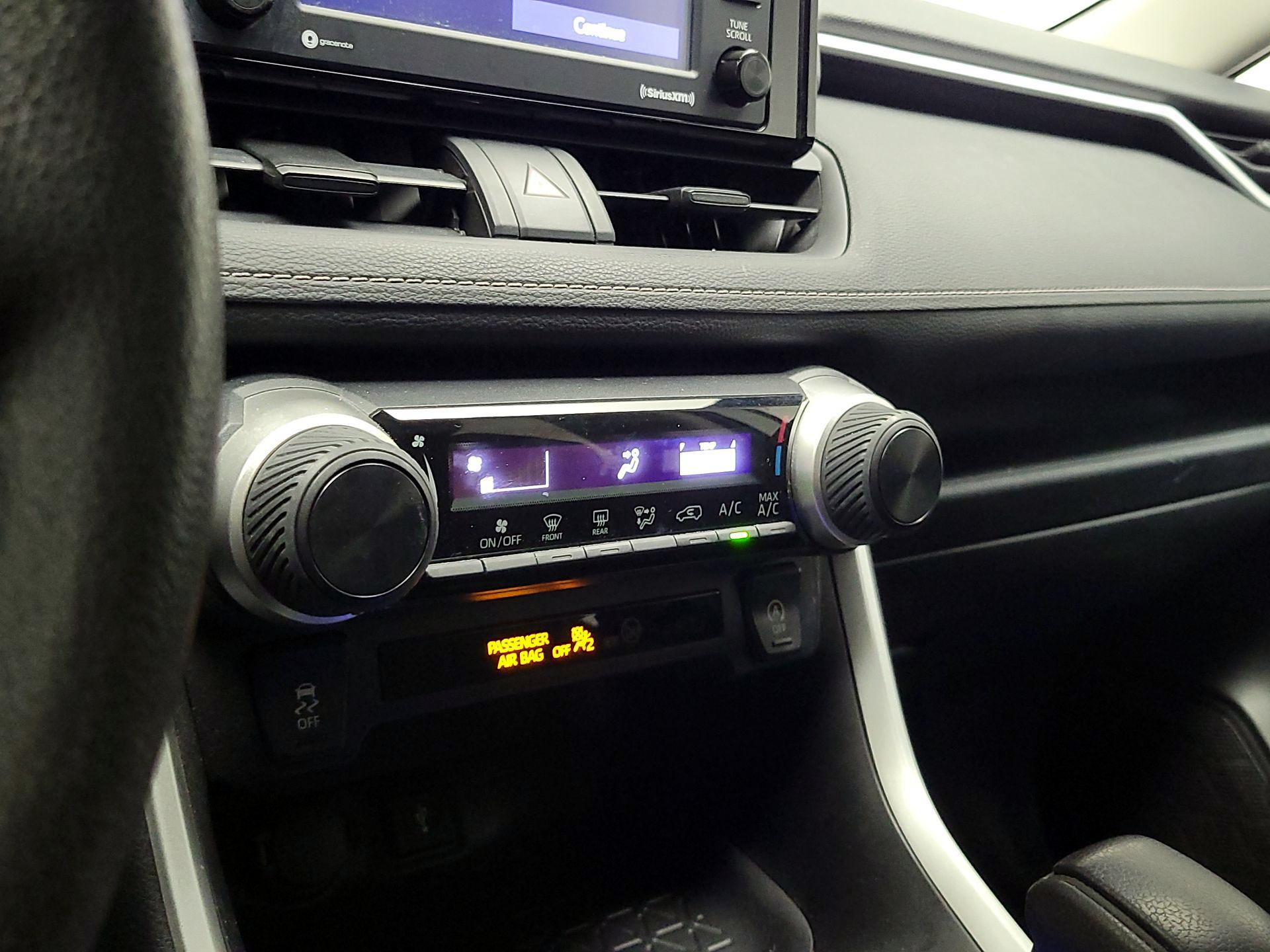 Thumbnail: 2021 Toyota RAV4 - 16