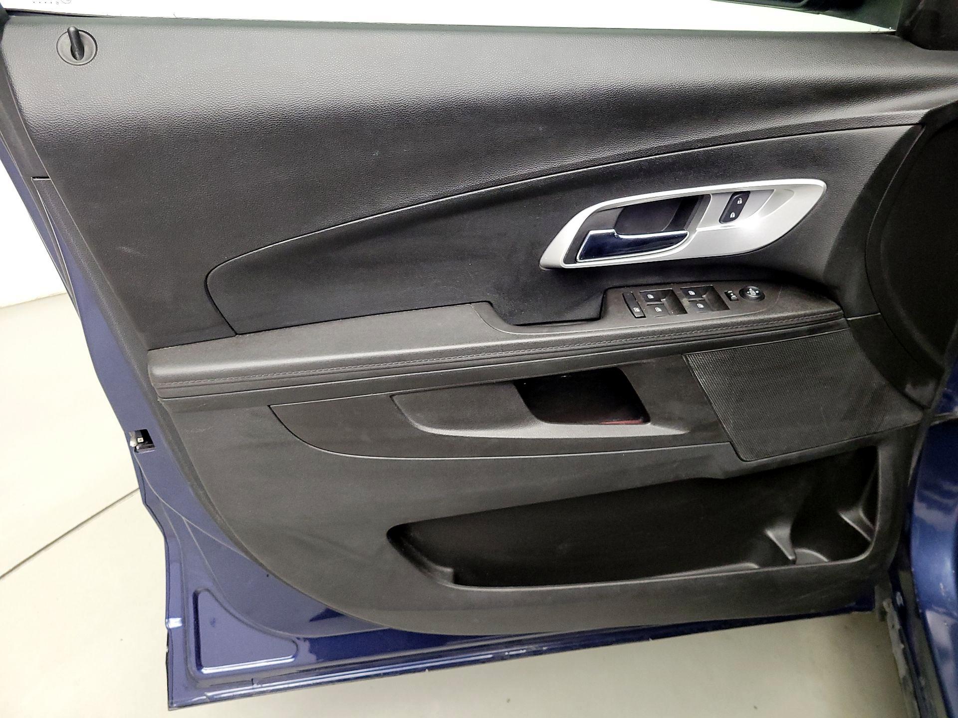 Thumbnail: 2017 Chevrolet Equinox - 12