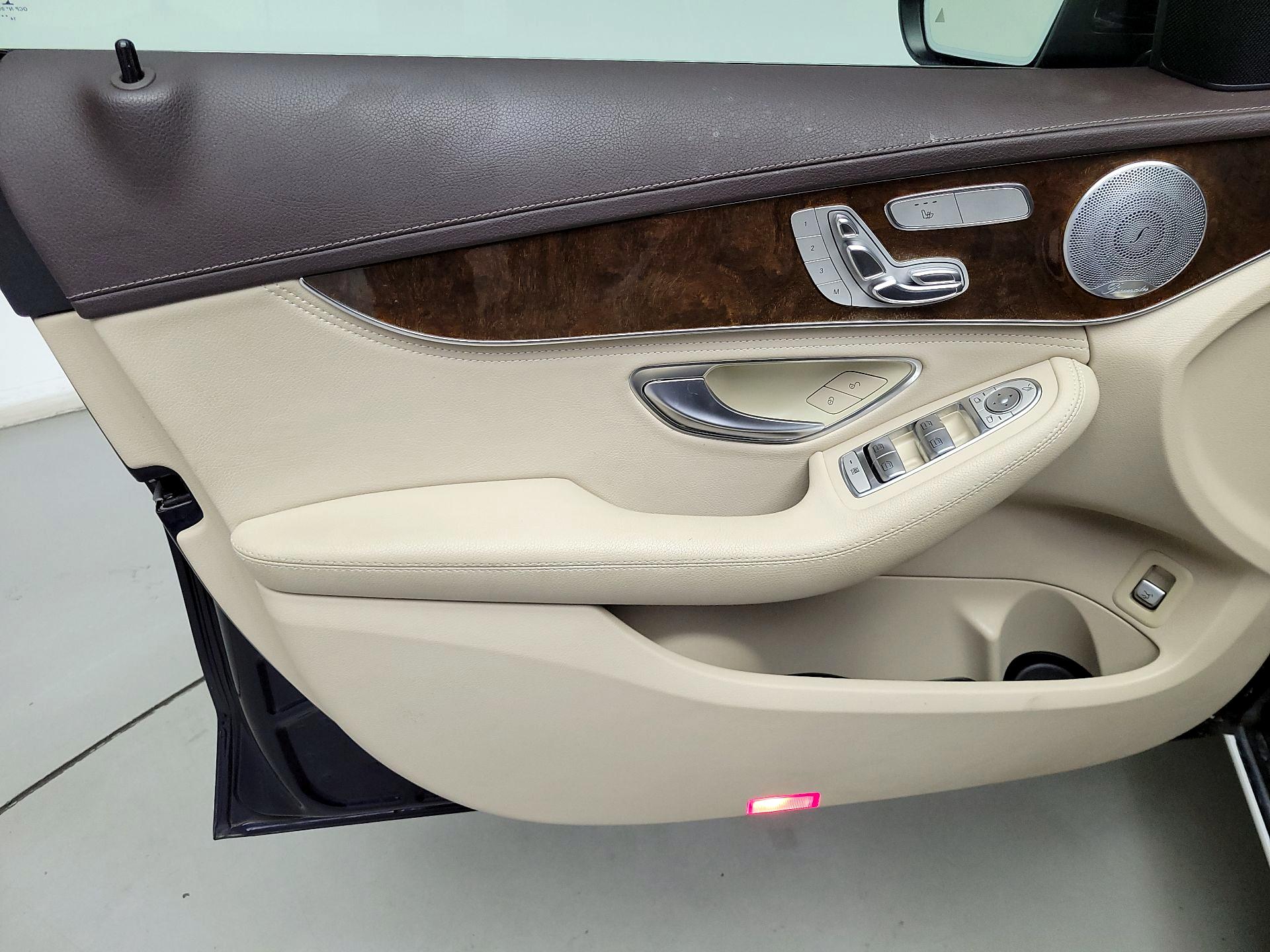 Thumbnail: 2015 Mercedes-Benz C-Class - 12