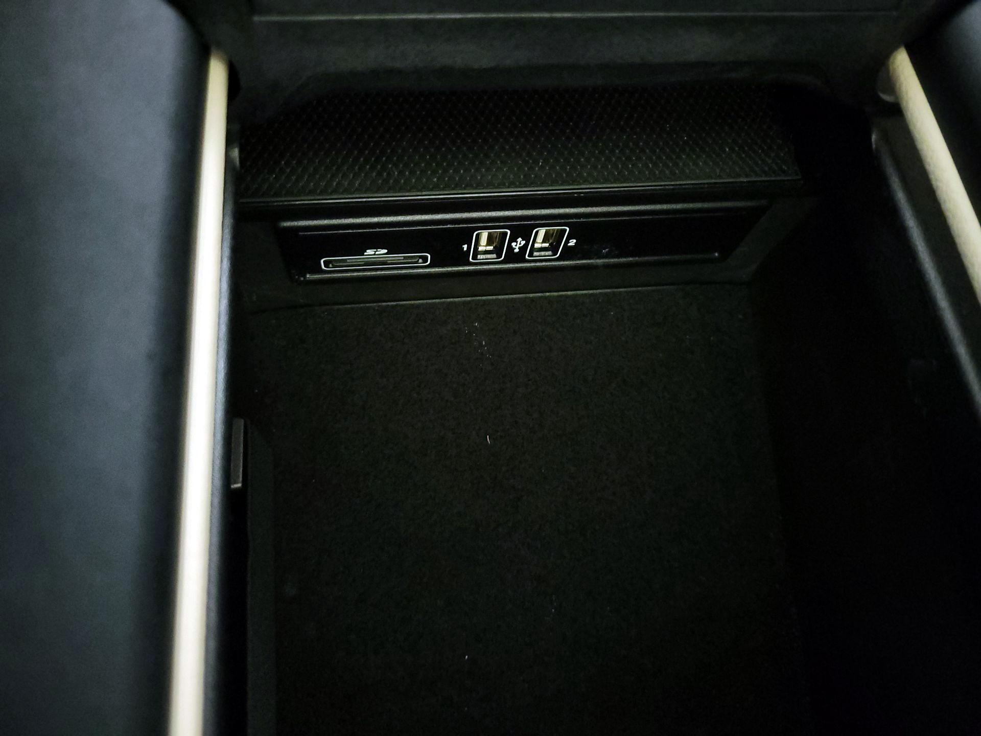 Thumbnail: 2015 Mercedes-Benz C-Class - 19