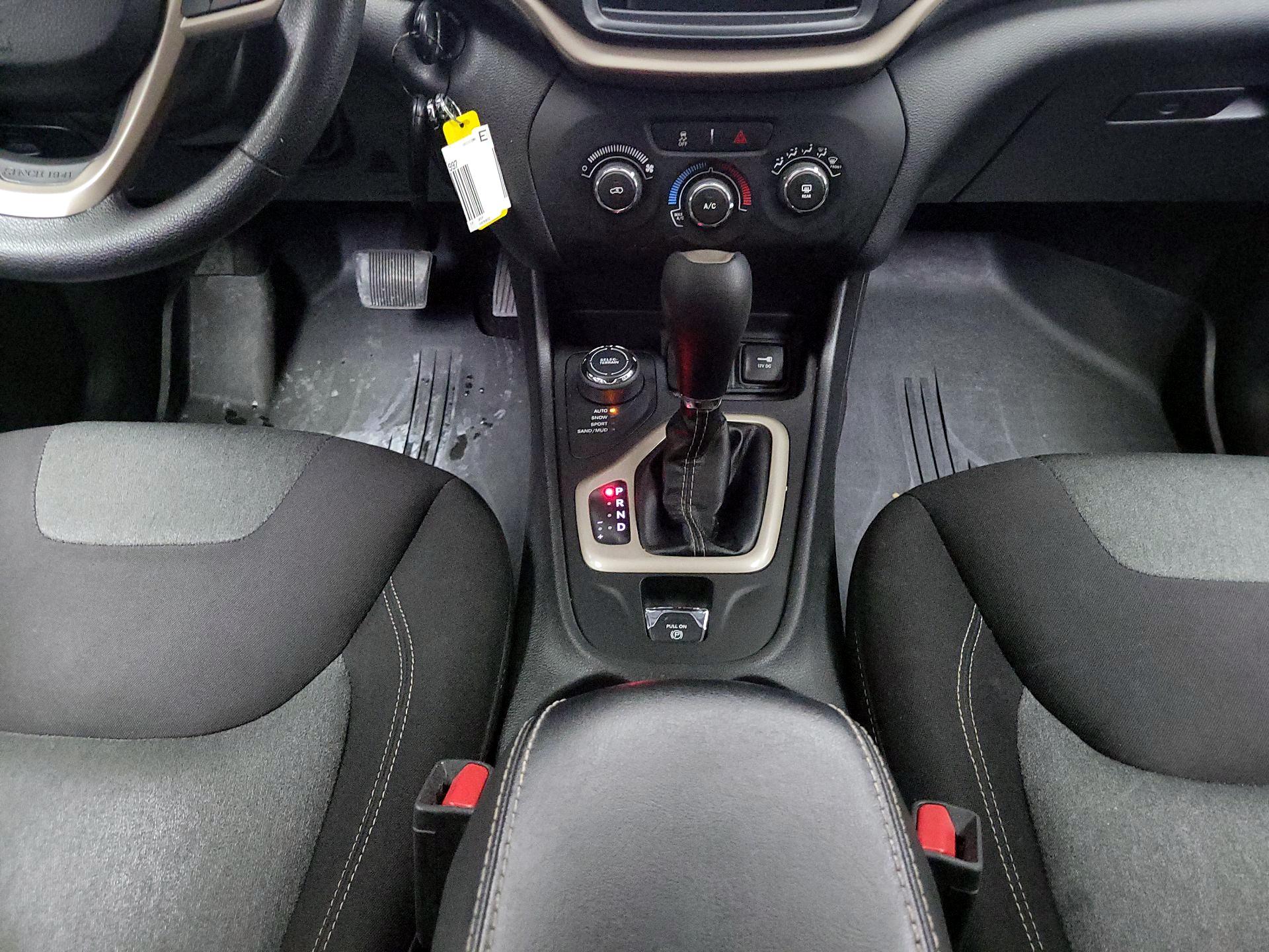 Thumbnail: 2017 Jeep Cherokee - 17