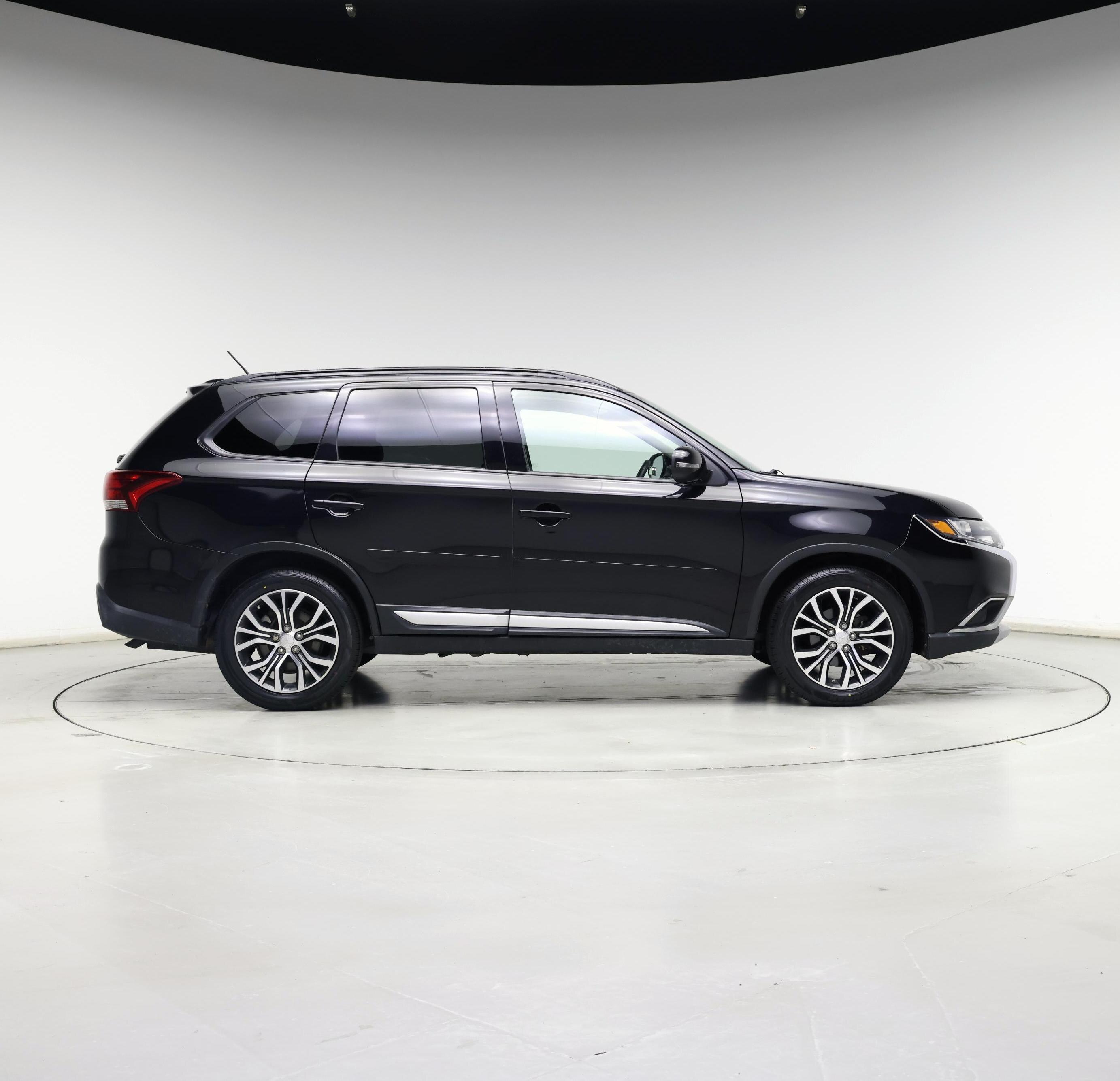 Thumbnail: 2016 Mitsubishi Outlander - 7
