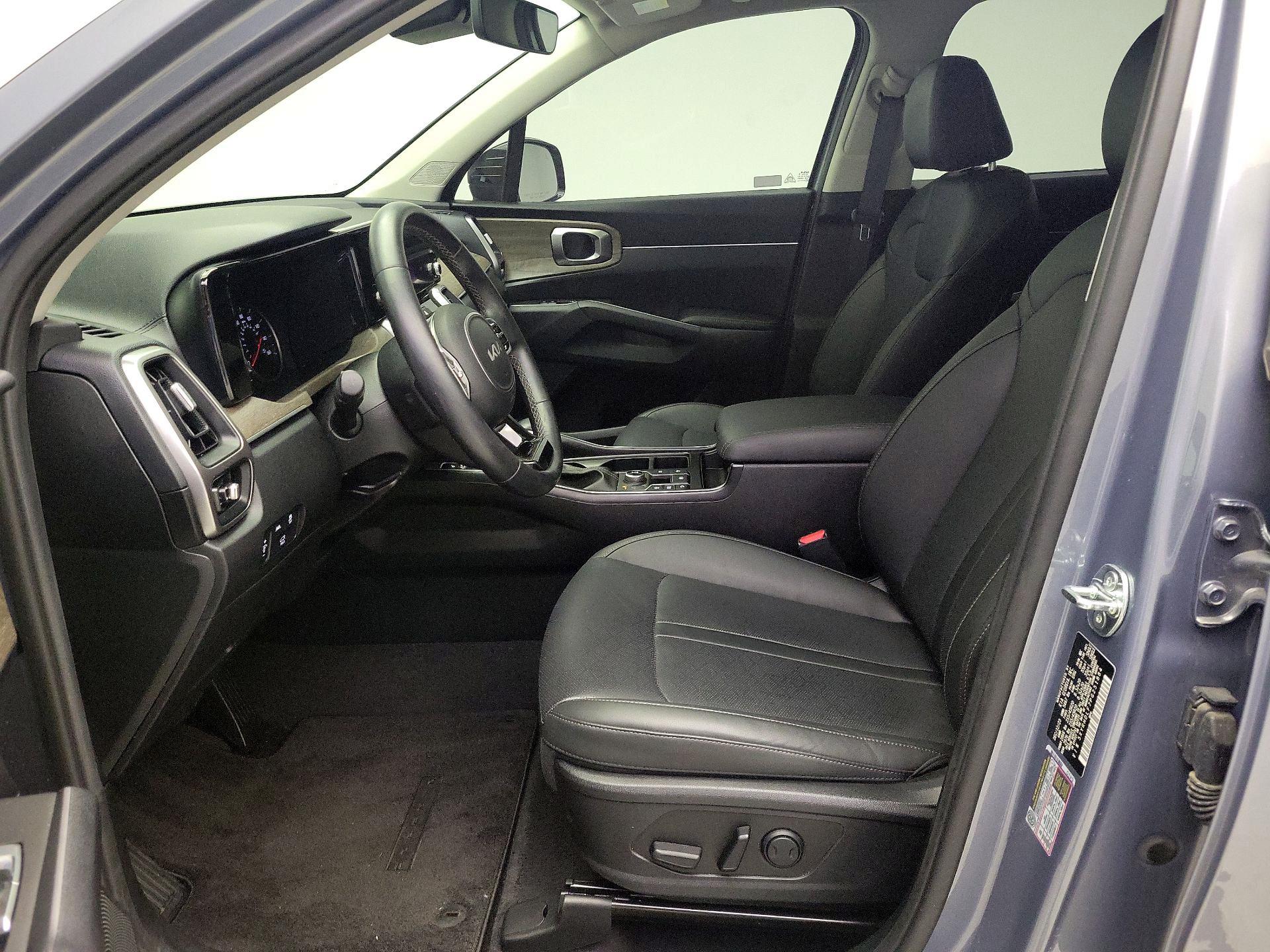 Thumbnail: 2023 Kia Sorento - 11