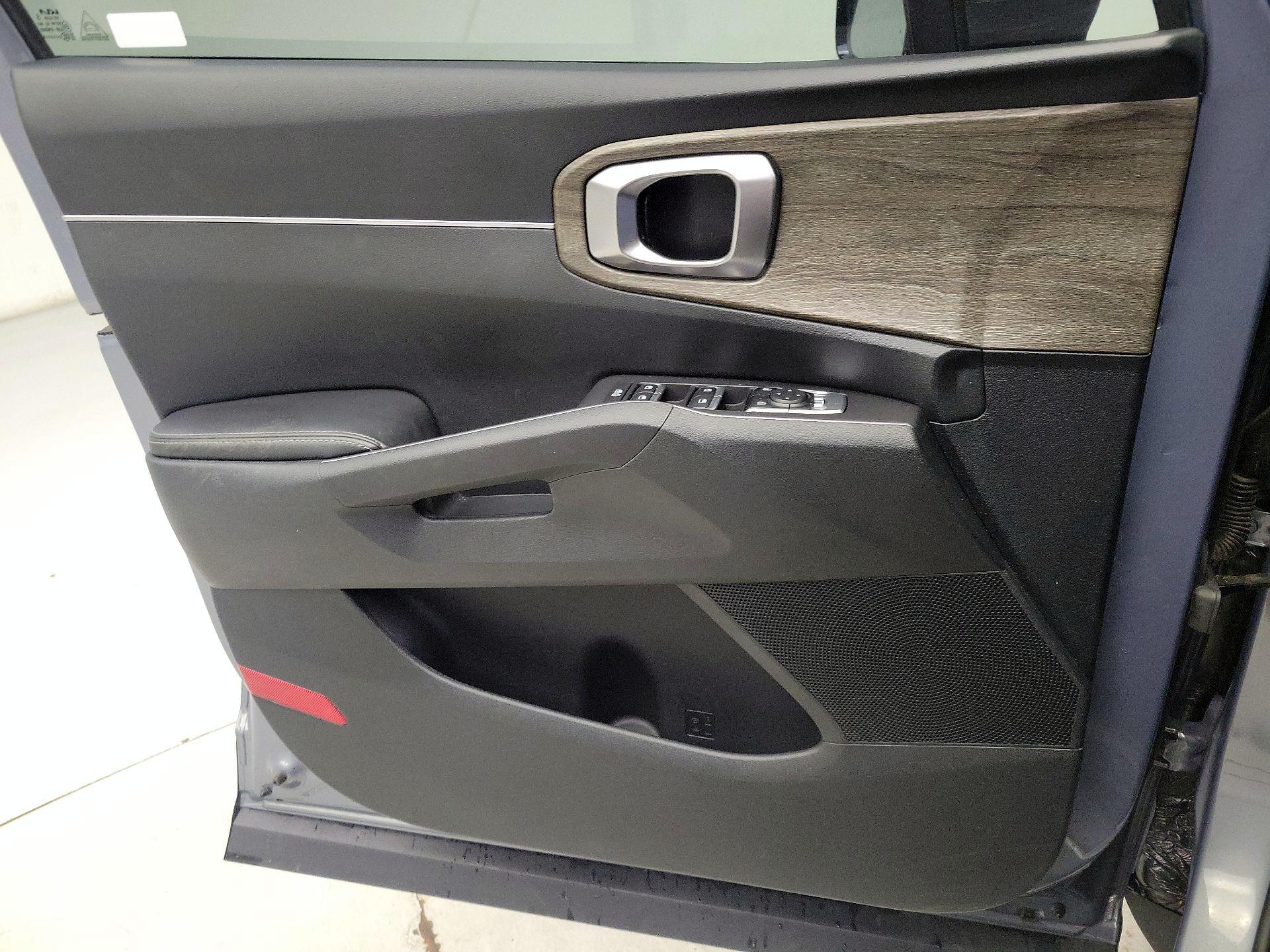 Thumbnail: 2023 Kia Sorento - 12