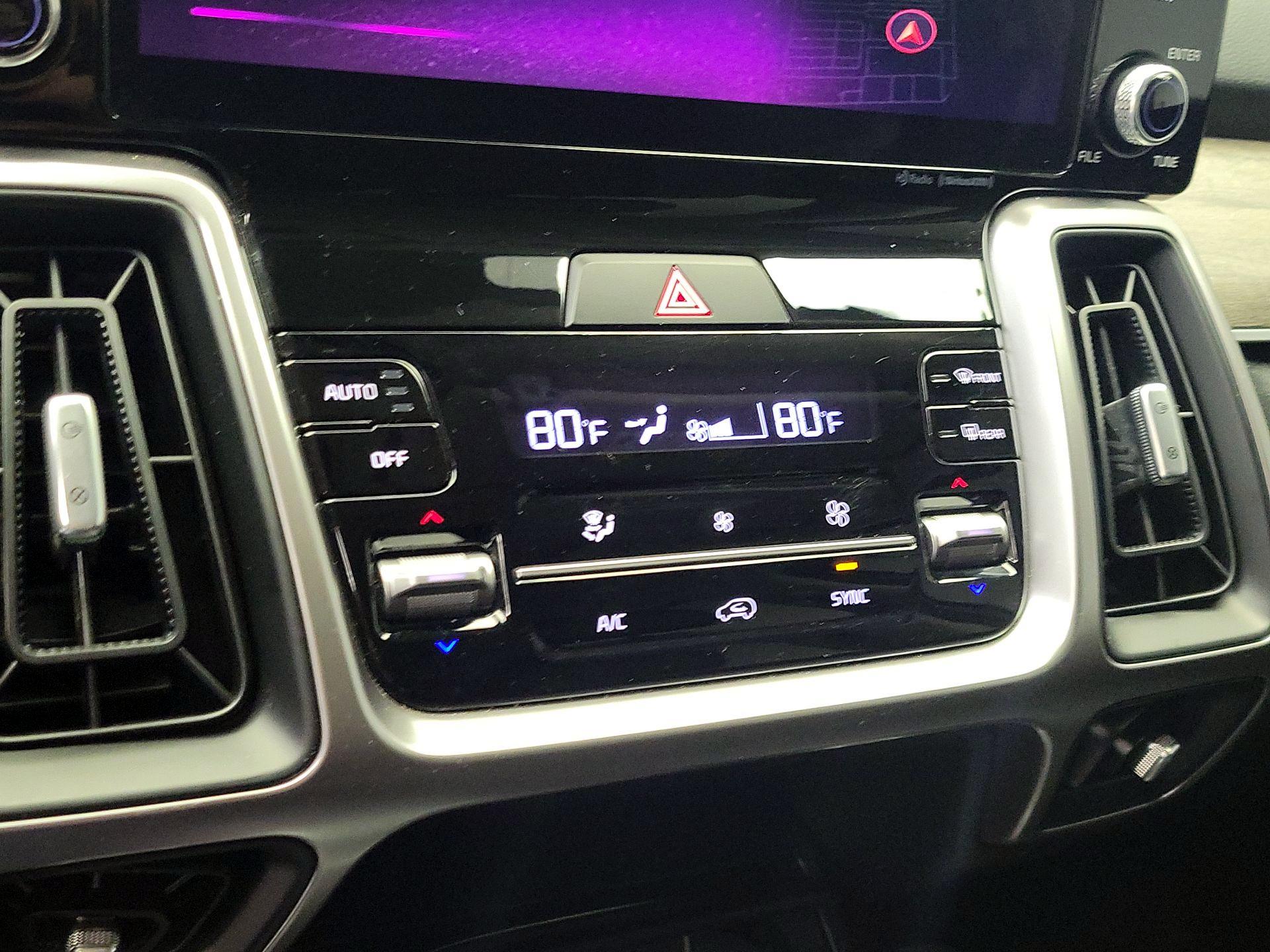 Thumbnail: 2023 Kia Sorento - 17