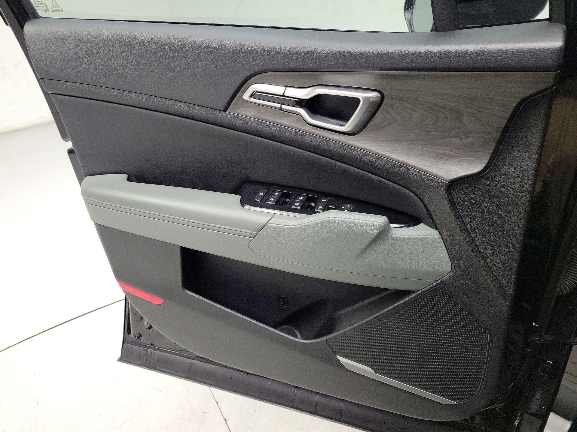 Thumbnail: 2023 Kia Sportage - 12