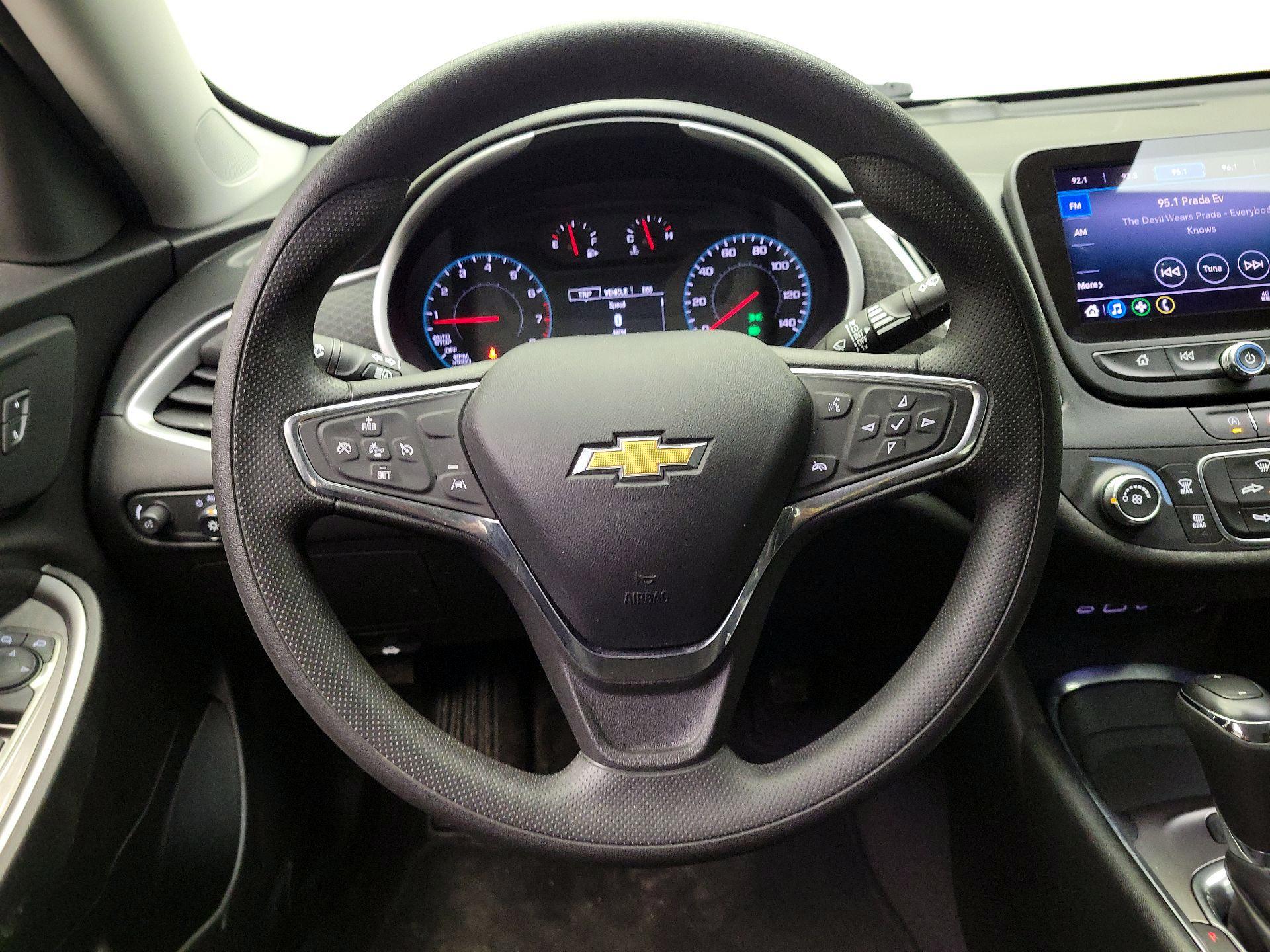 Thumbnail: 2020 Chevrolet Malibu - 10