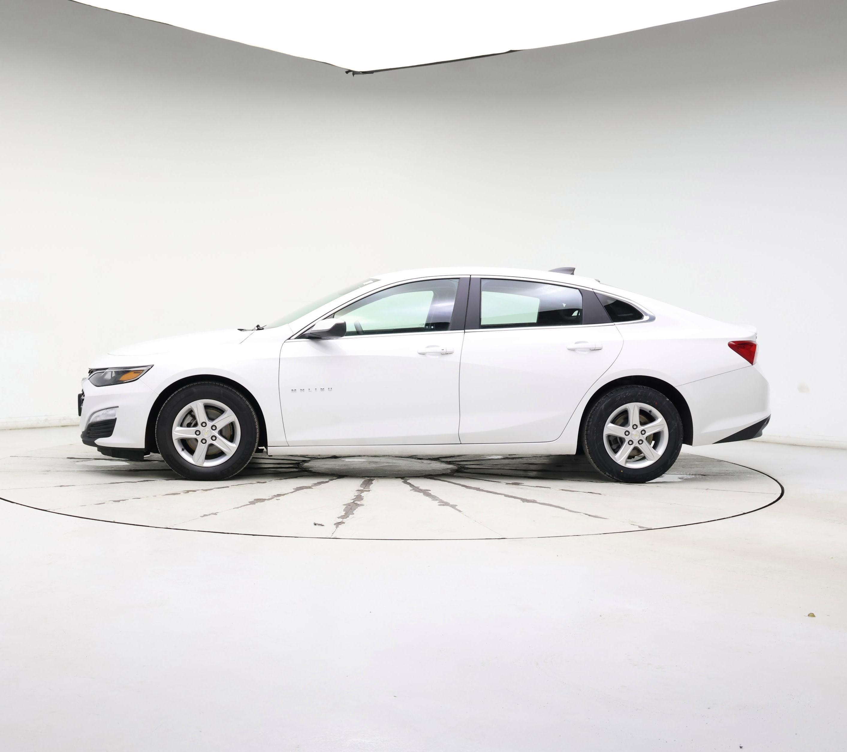 Thumbnail: 2020 Chevrolet Malibu - 3