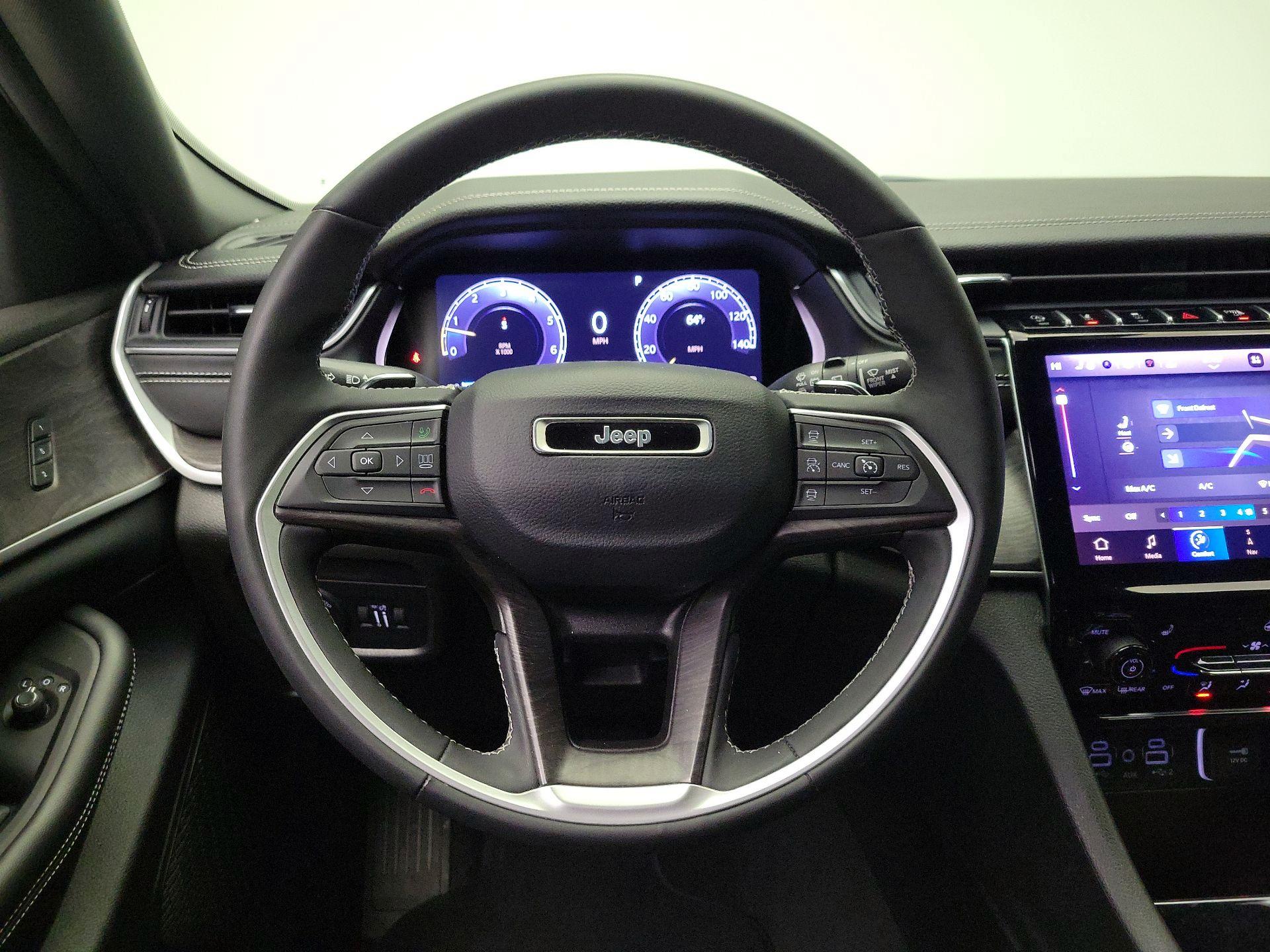 Thumbnail: 2024 Jeep Grand Cherokee - 10