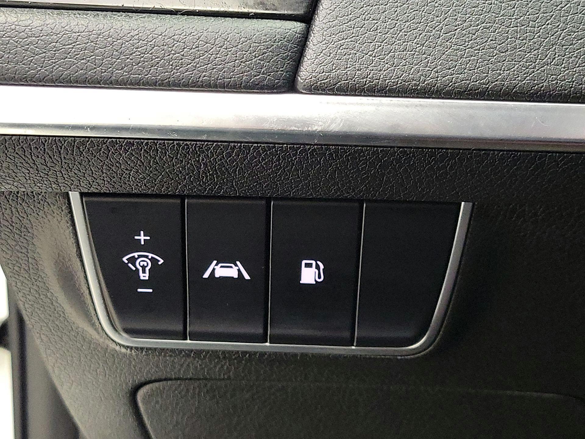 Thumbnail: 2023 Kia Stinger - 13