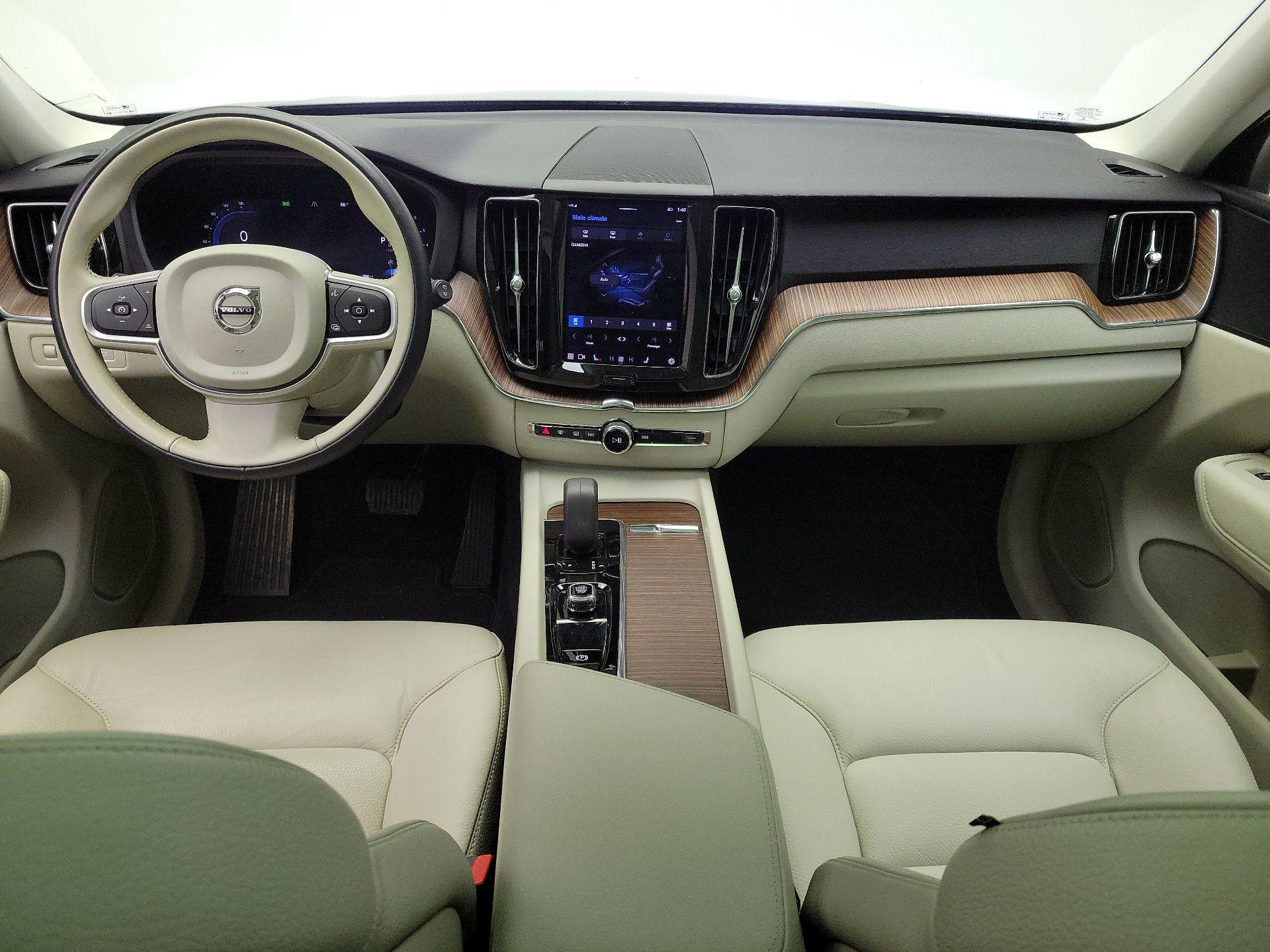 Thumbnail: 2022 Volvo XC60 - 9