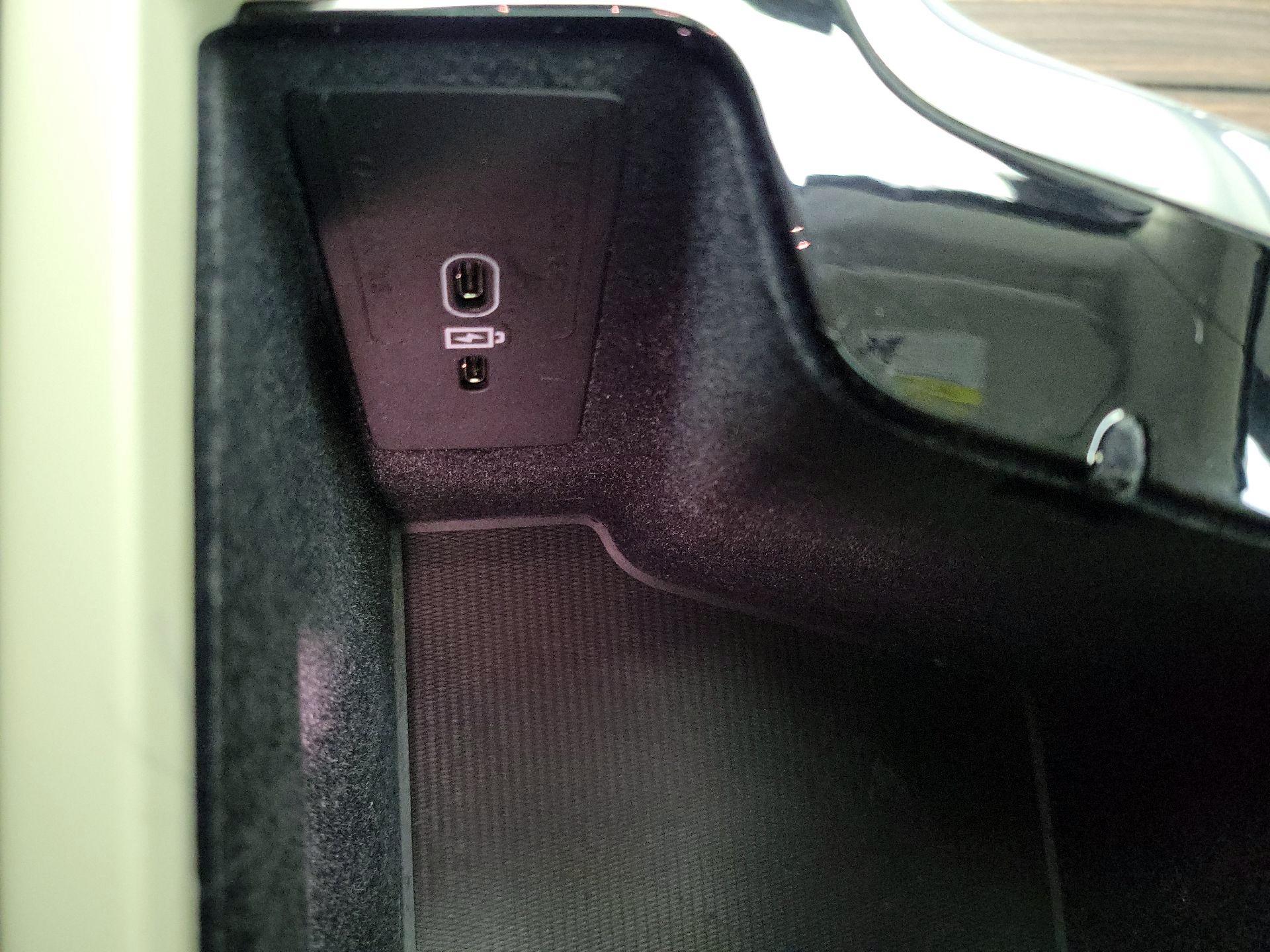 Thumbnail: 2022 Volvo XC60 - 19