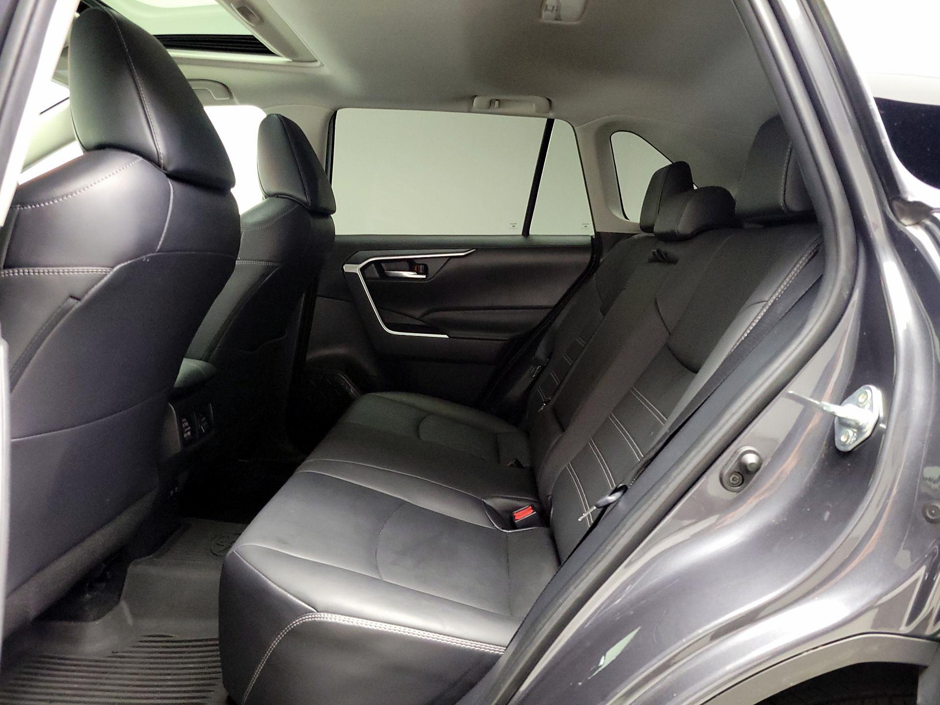 Thumbnail: 2021 Toyota RAV4 - 20