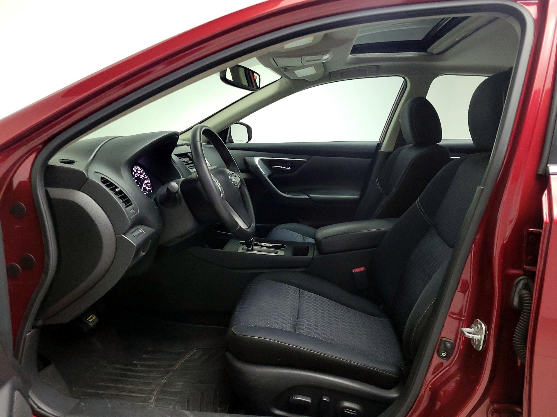 Thumbnail: 2016 Nissan Altima - 11