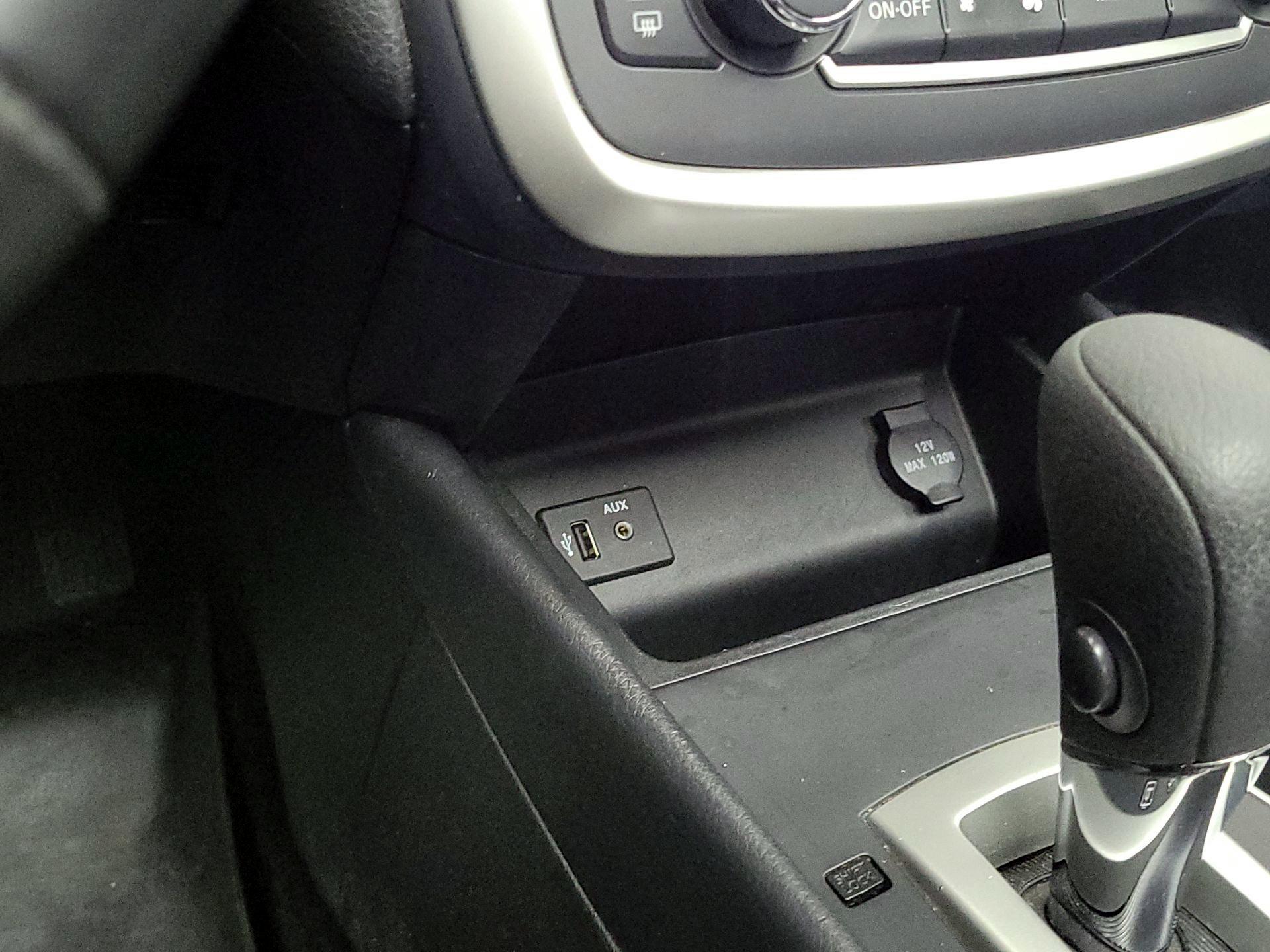 Thumbnail: 2016 Nissan Altima - 18