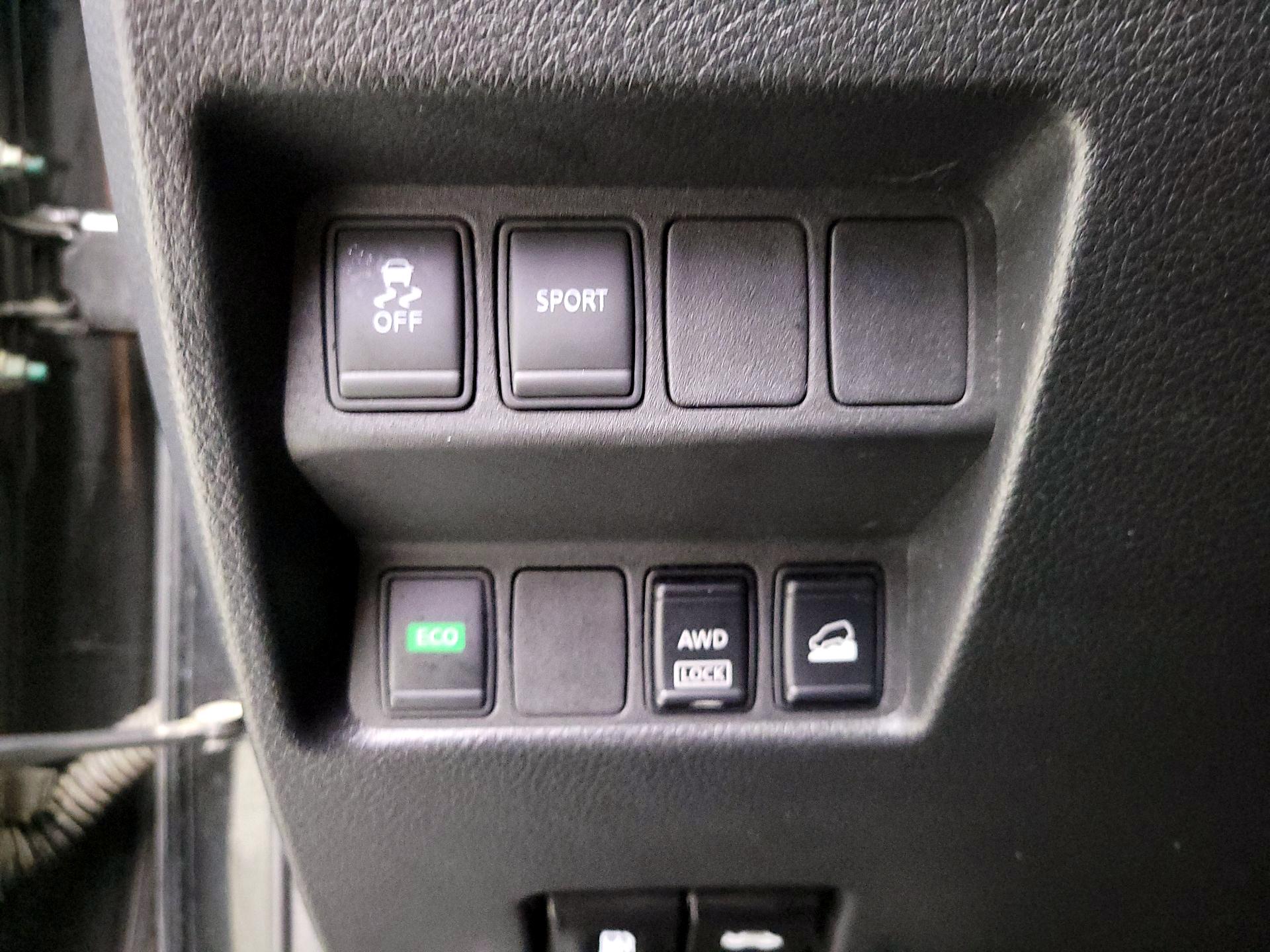 Thumbnail: 2016 Nissan Rogue - 13