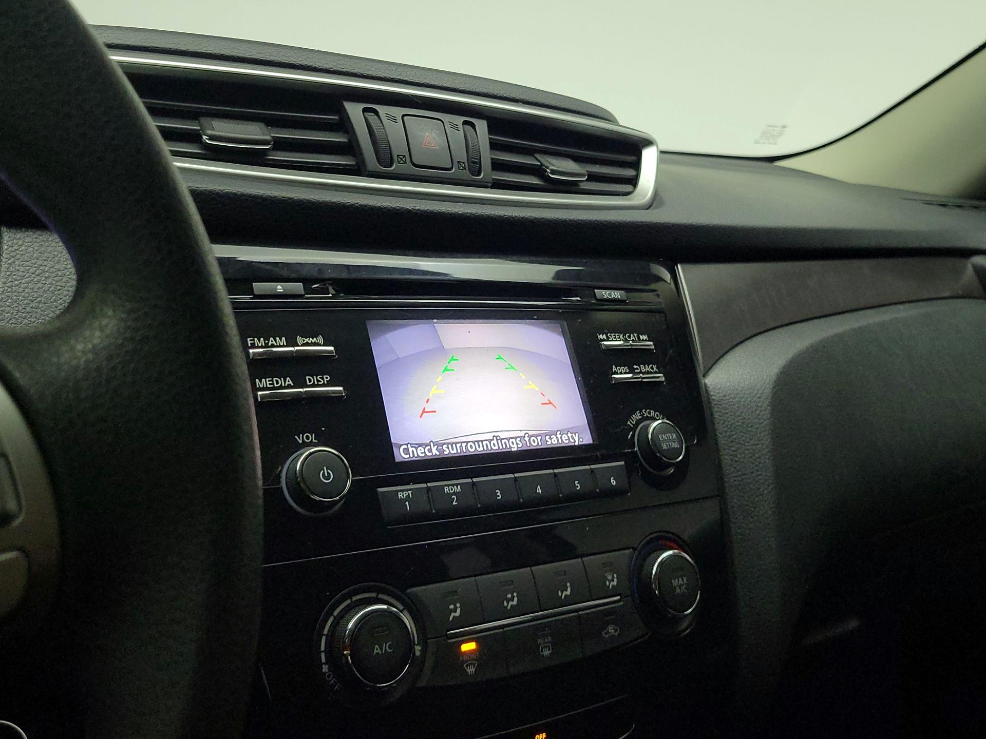 Thumbnail: 2016 Nissan Rogue - 14