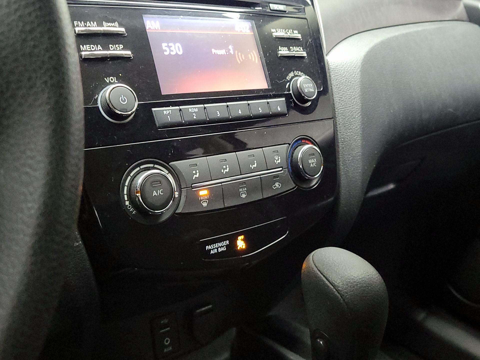 Thumbnail: 2016 Nissan Rogue - 16