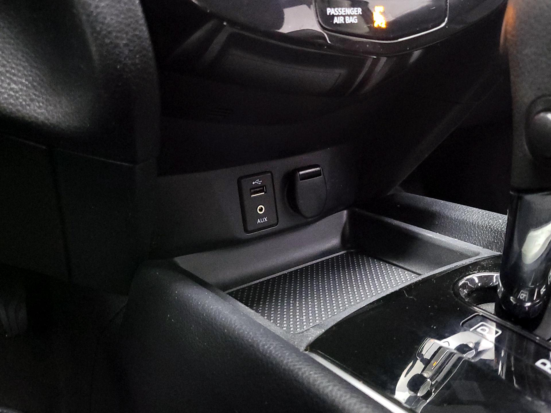 Thumbnail: 2016 Nissan Rogue - 18