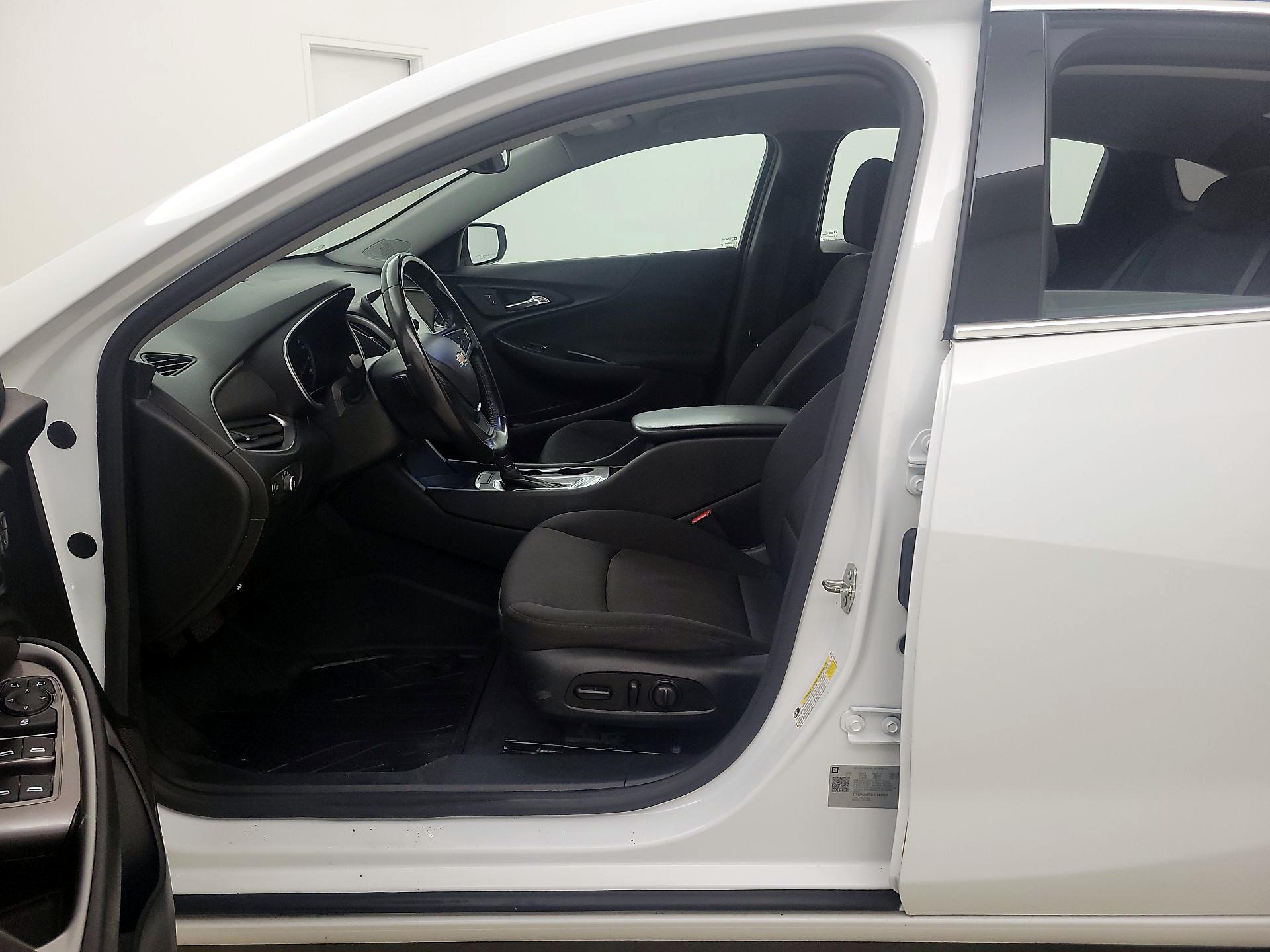 Thumbnail: 2020 Chevrolet Malibu - 11