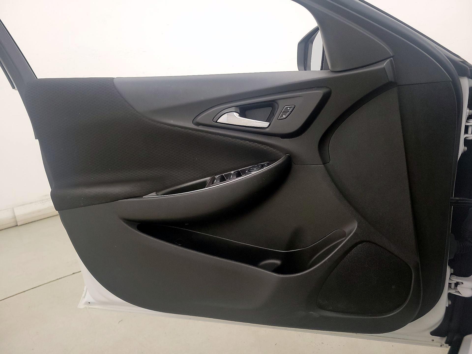 Thumbnail: 2020 Chevrolet Malibu - 12