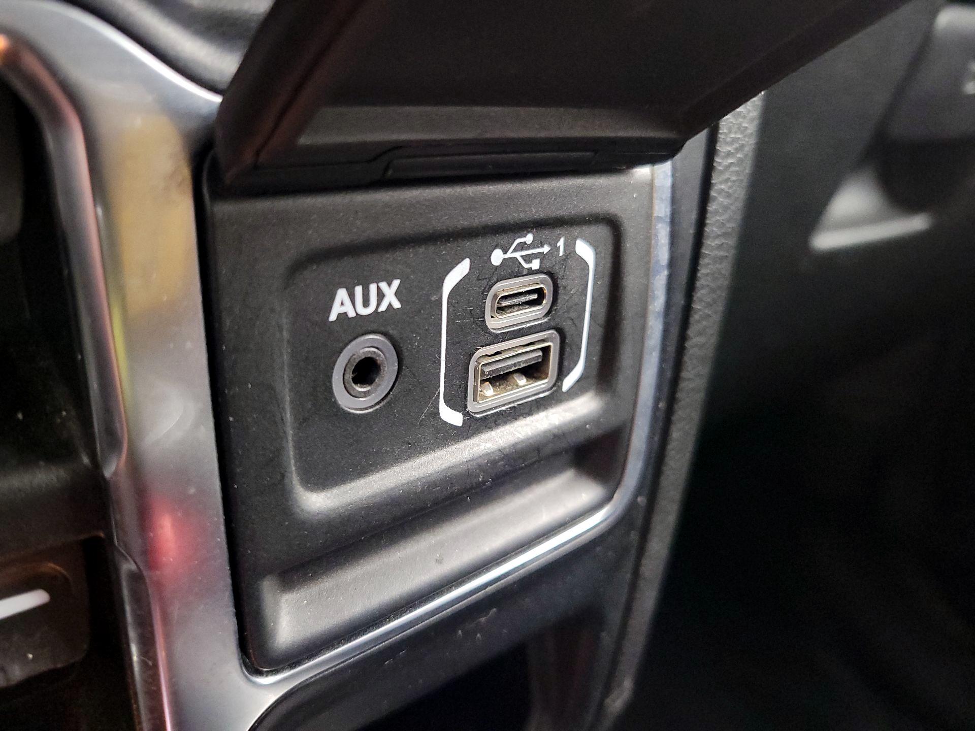 Thumbnail: 2022 Jeep Wrangler - 18