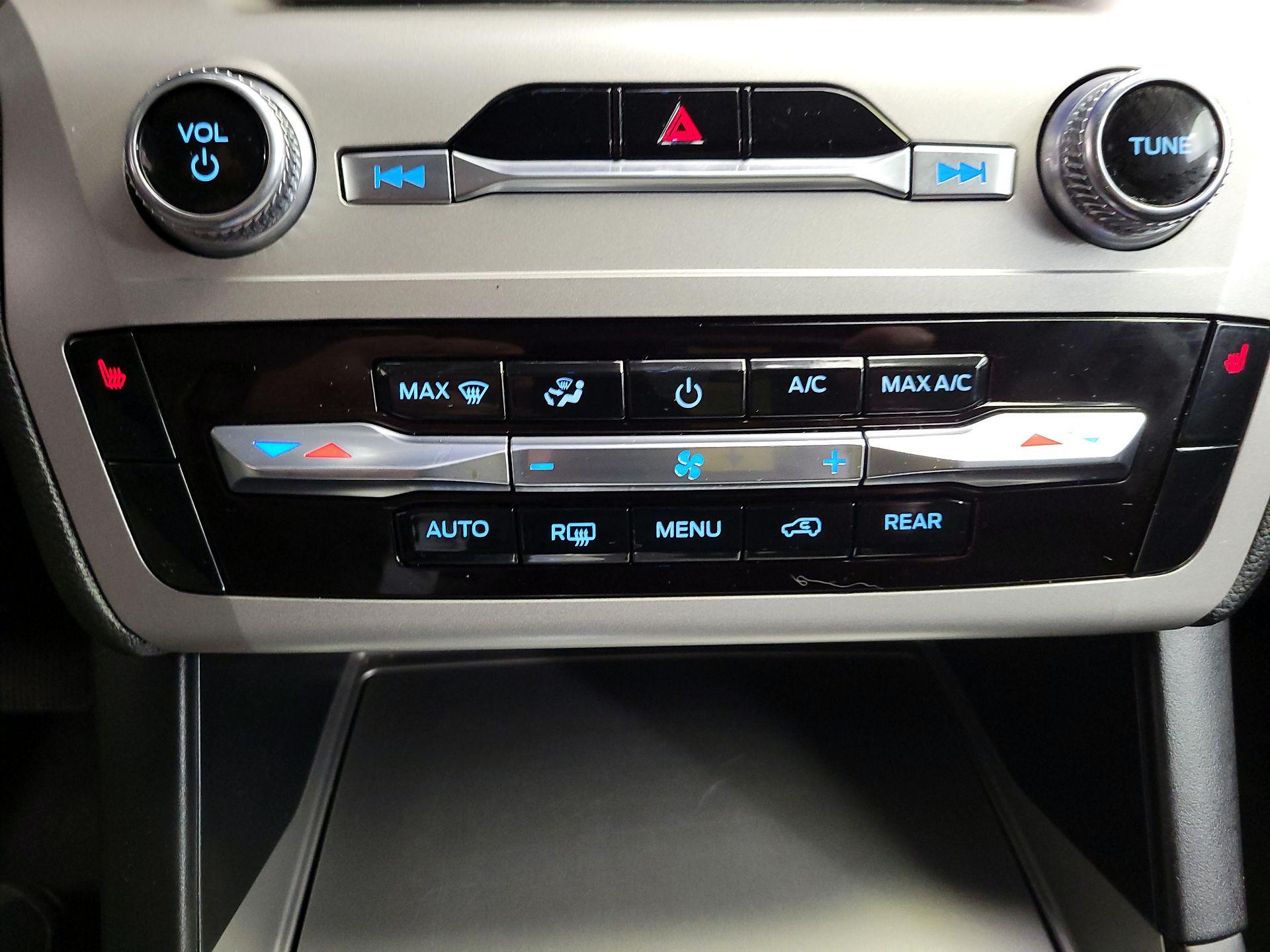 Thumbnail: 2023 Ford Explorer - 16