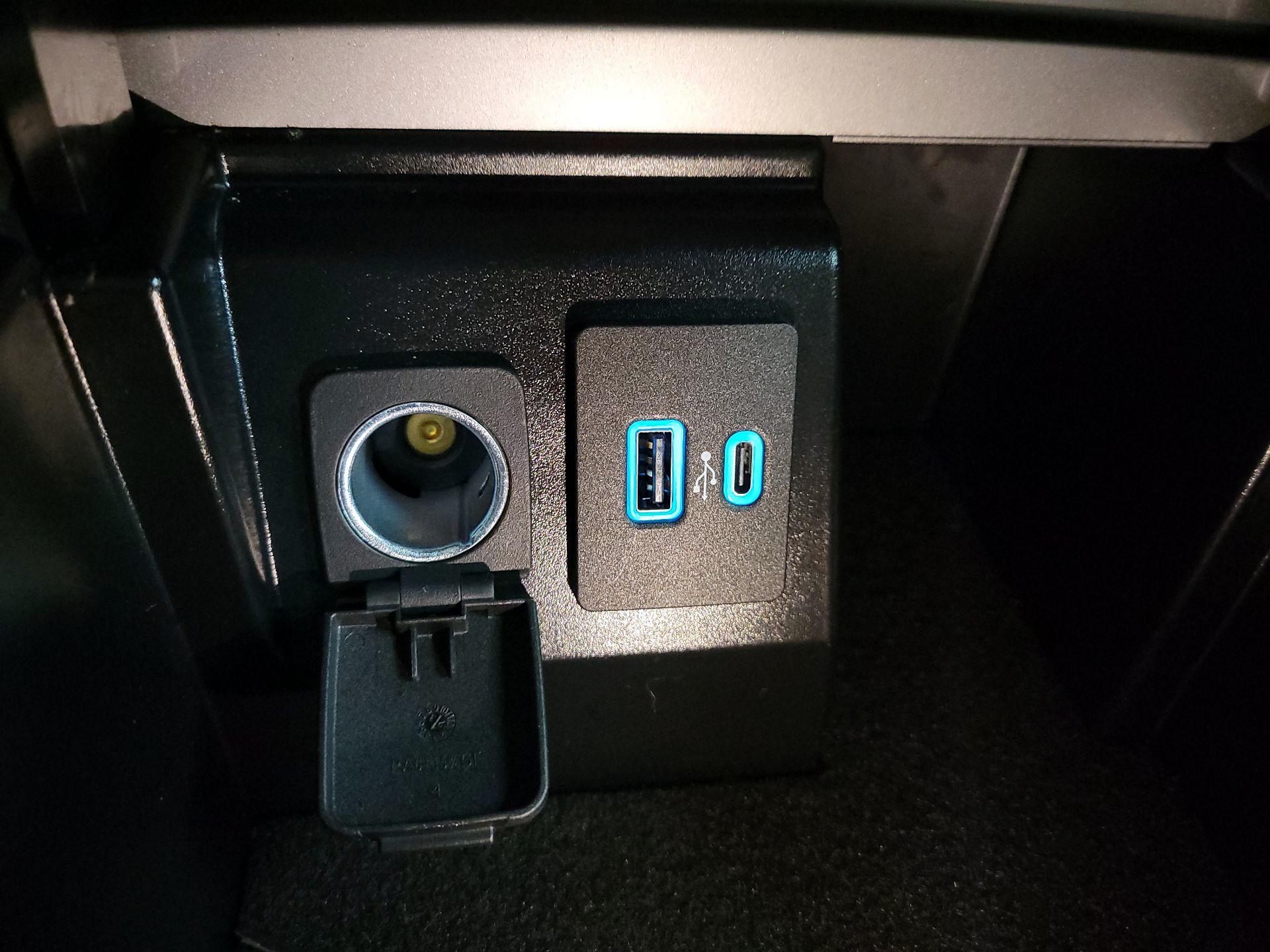 Thumbnail: 2023 Ford Explorer - 18