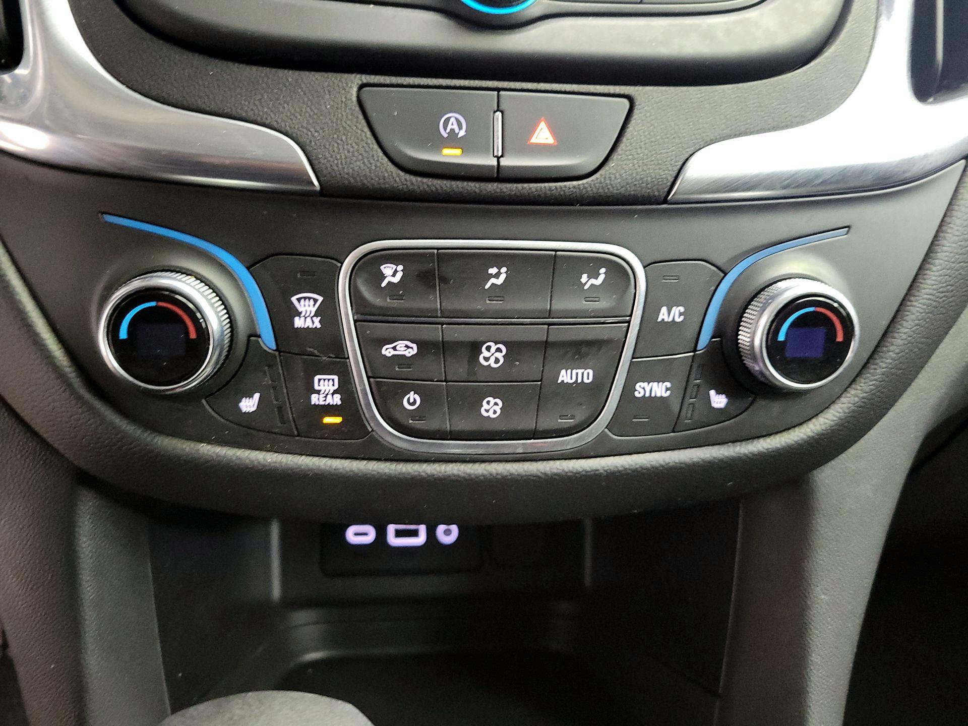 Thumbnail: 2022 Chevrolet Equinox - 16