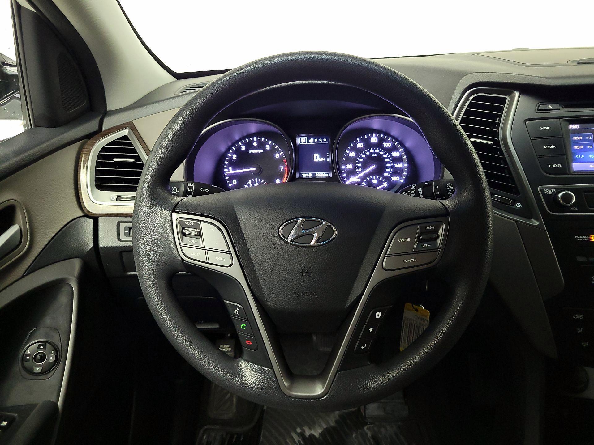 Thumbnail: 2017 Hyundai Santa Fe - 10