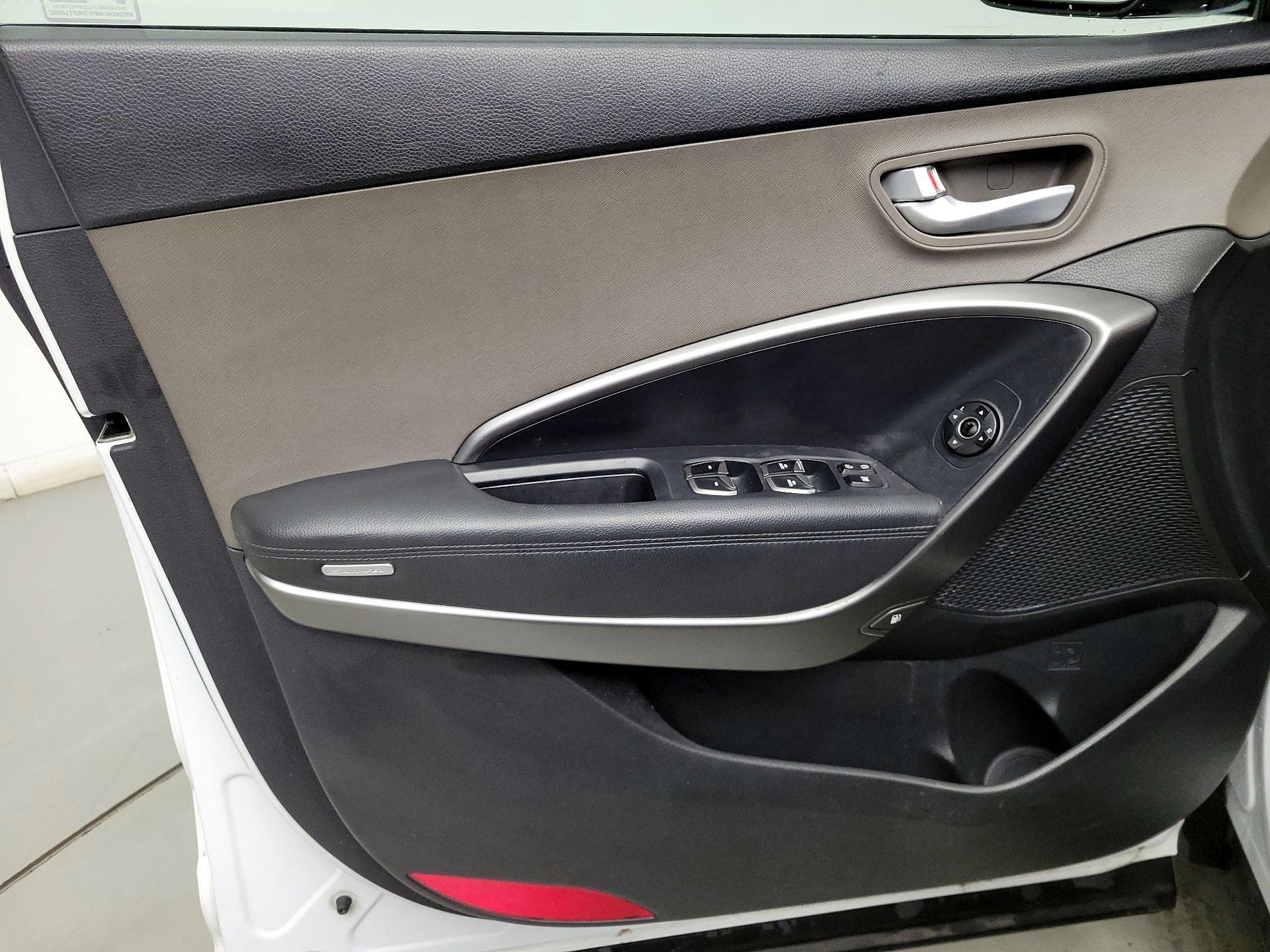 Thumbnail: 2017 Hyundai Santa Fe - 12