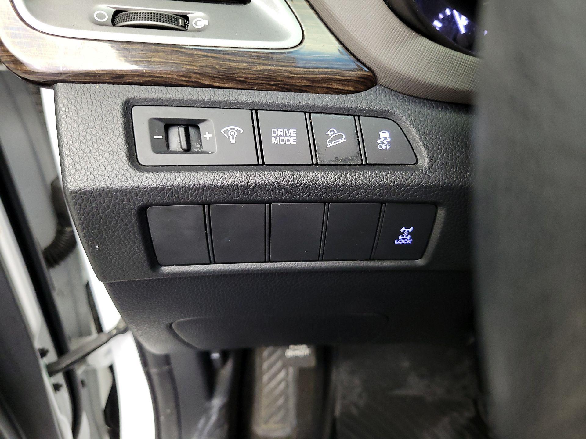 Thumbnail: 2017 Hyundai Santa Fe - 13