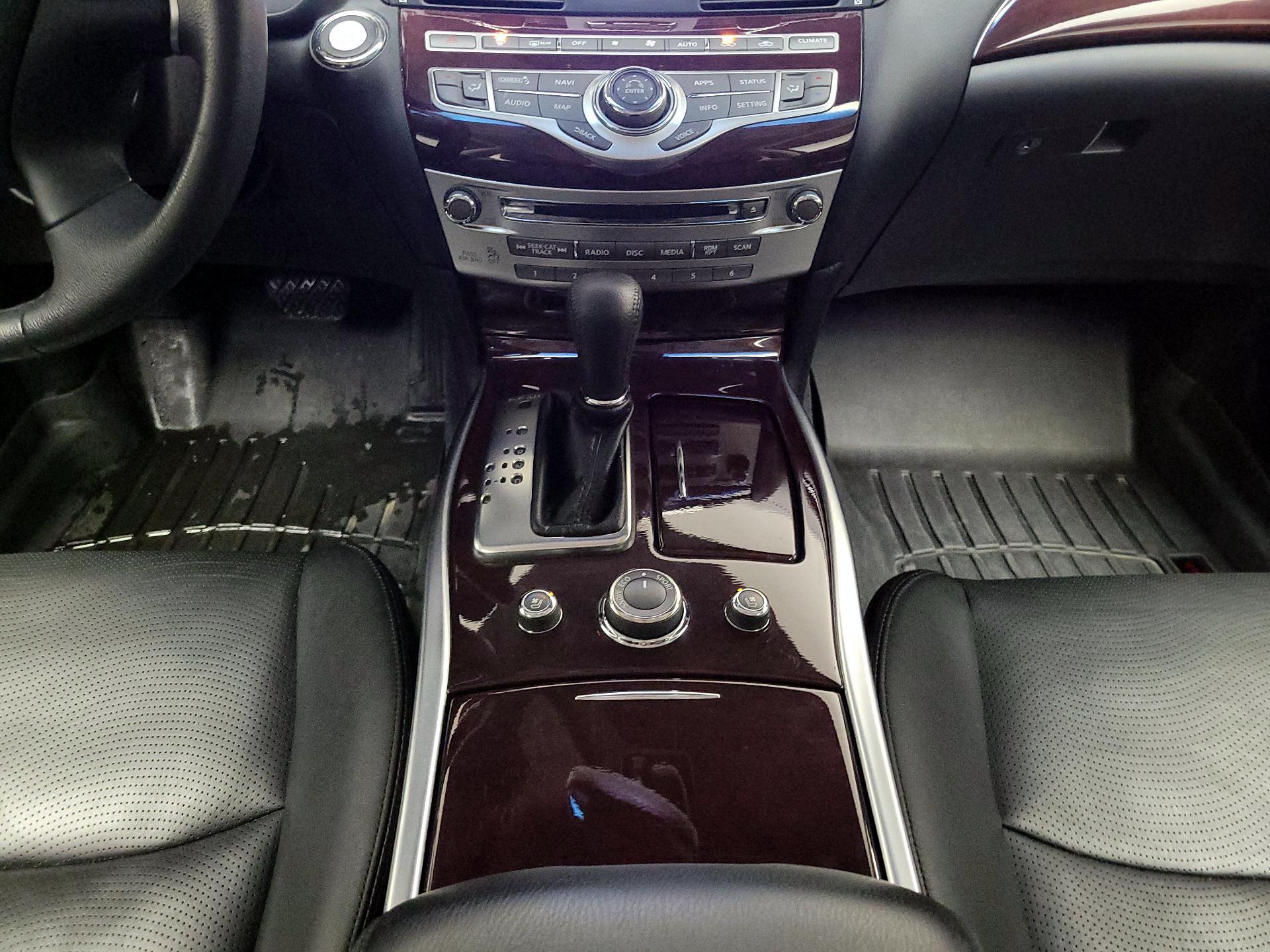 Thumbnail: 2018 INFINITI Q70 - 18