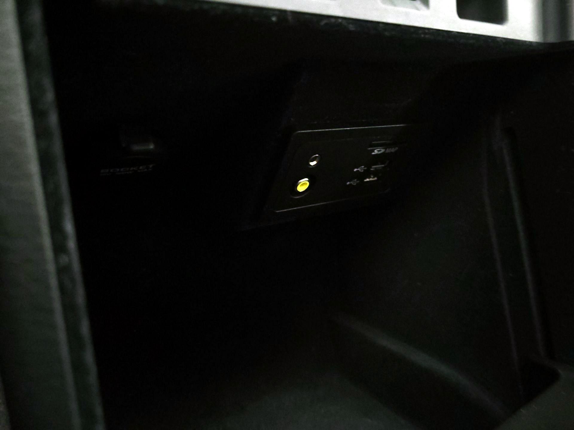 Thumbnail: 2018 INFINITI Q70 - 19