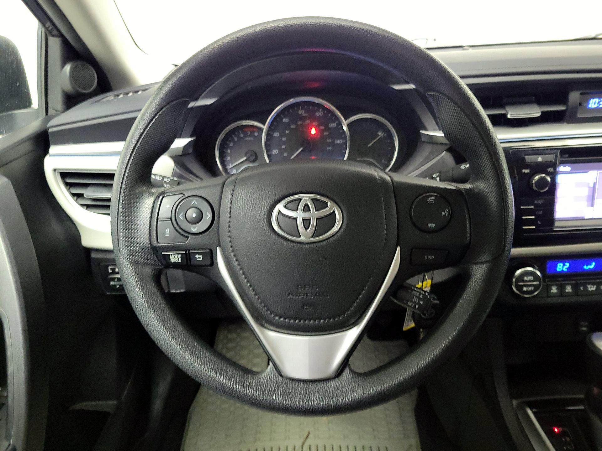 Thumbnail: 2015 Toyota Corolla - 10