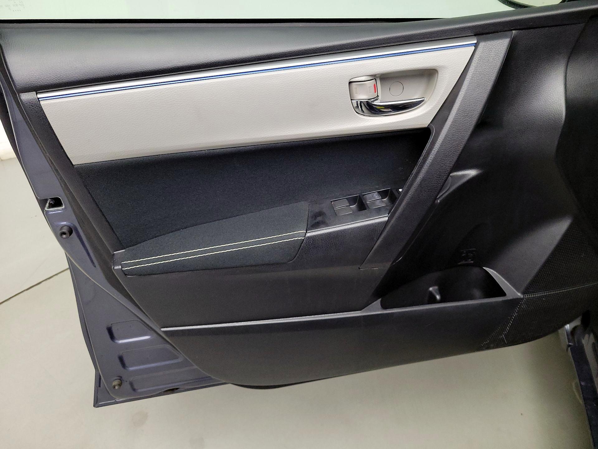 Thumbnail: 2015 Toyota Corolla - 12