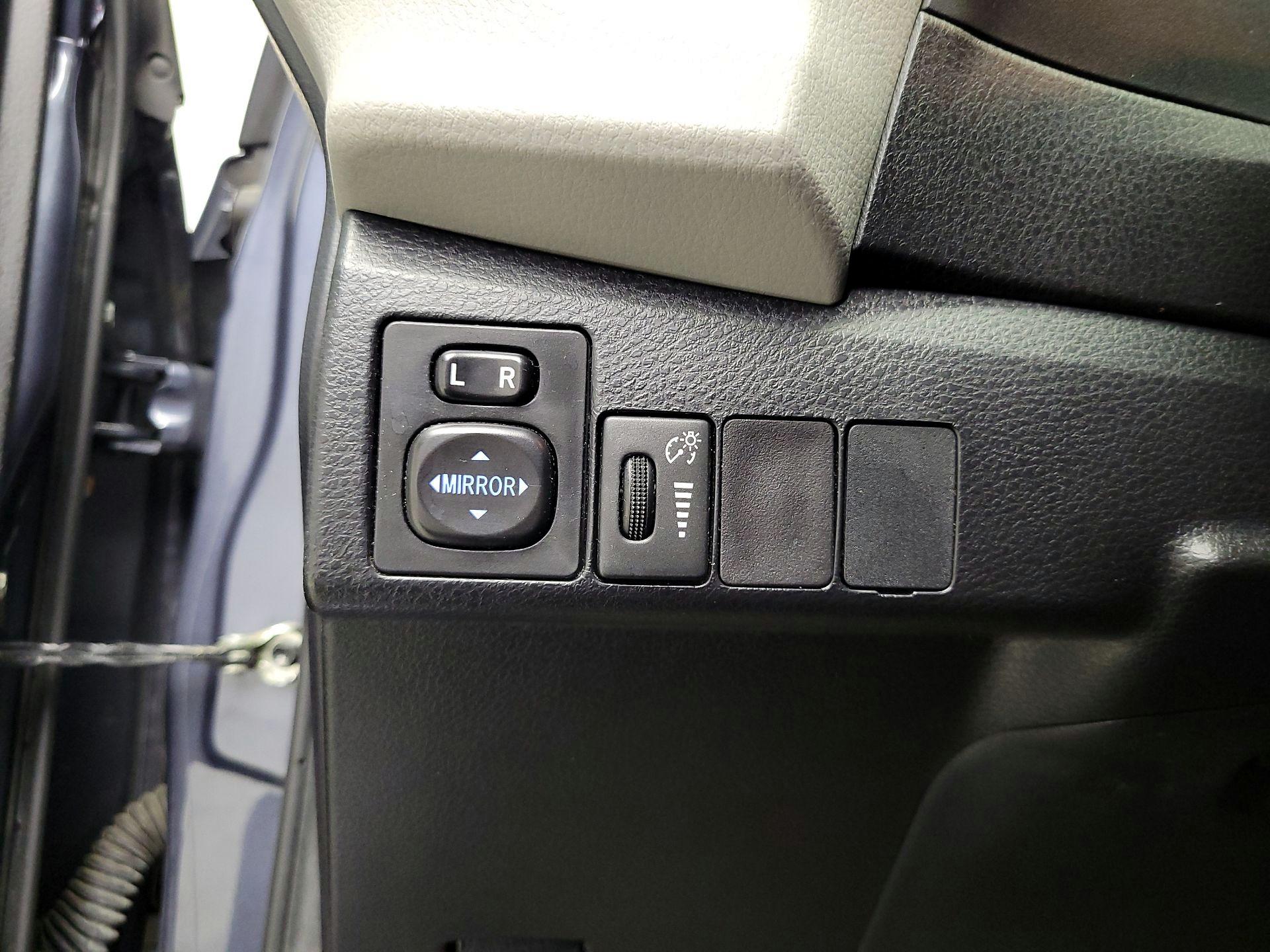 Thumbnail: 2015 Toyota Corolla - 13