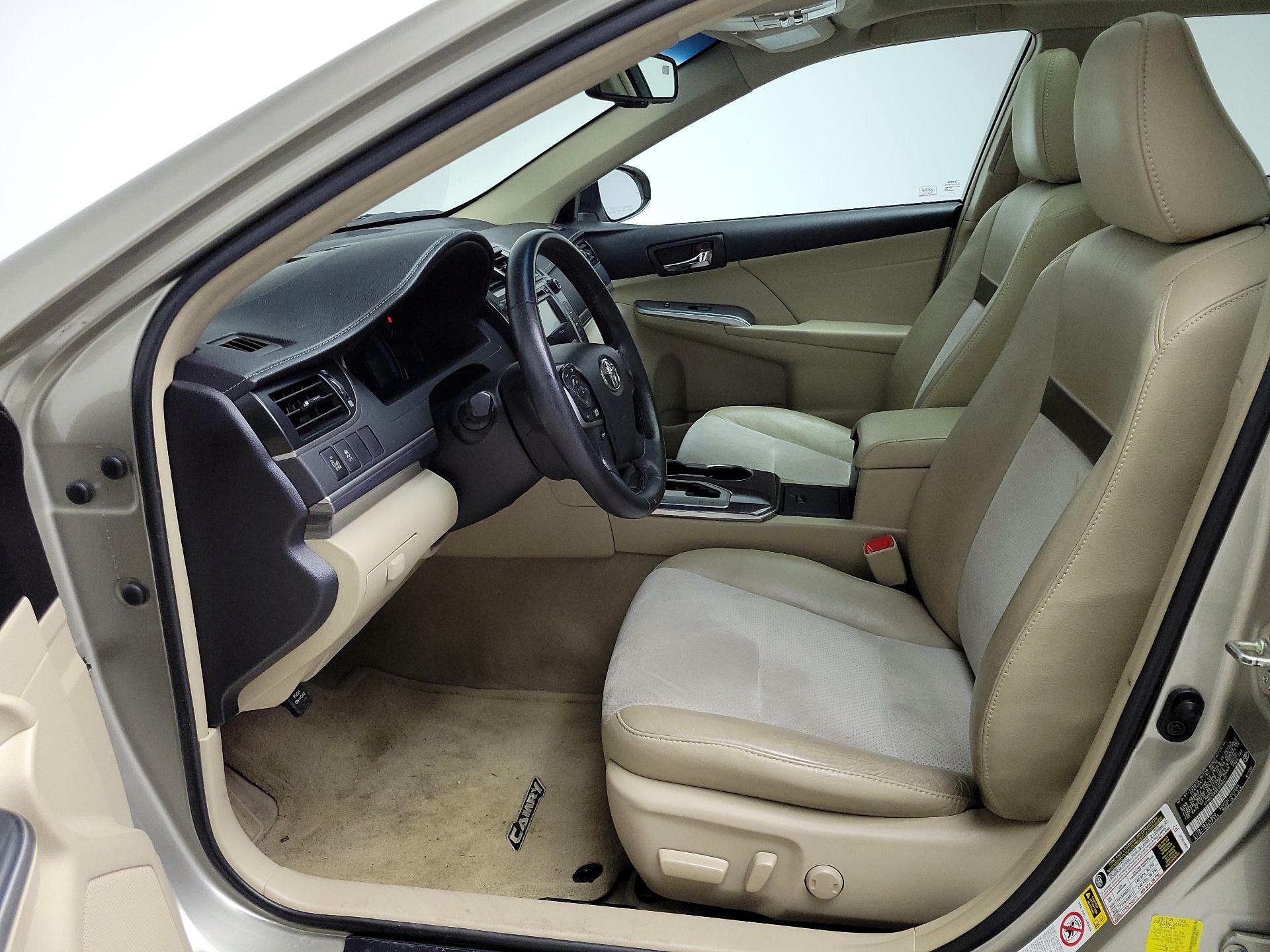 Thumbnail: 2014 Toyota Camry - 11